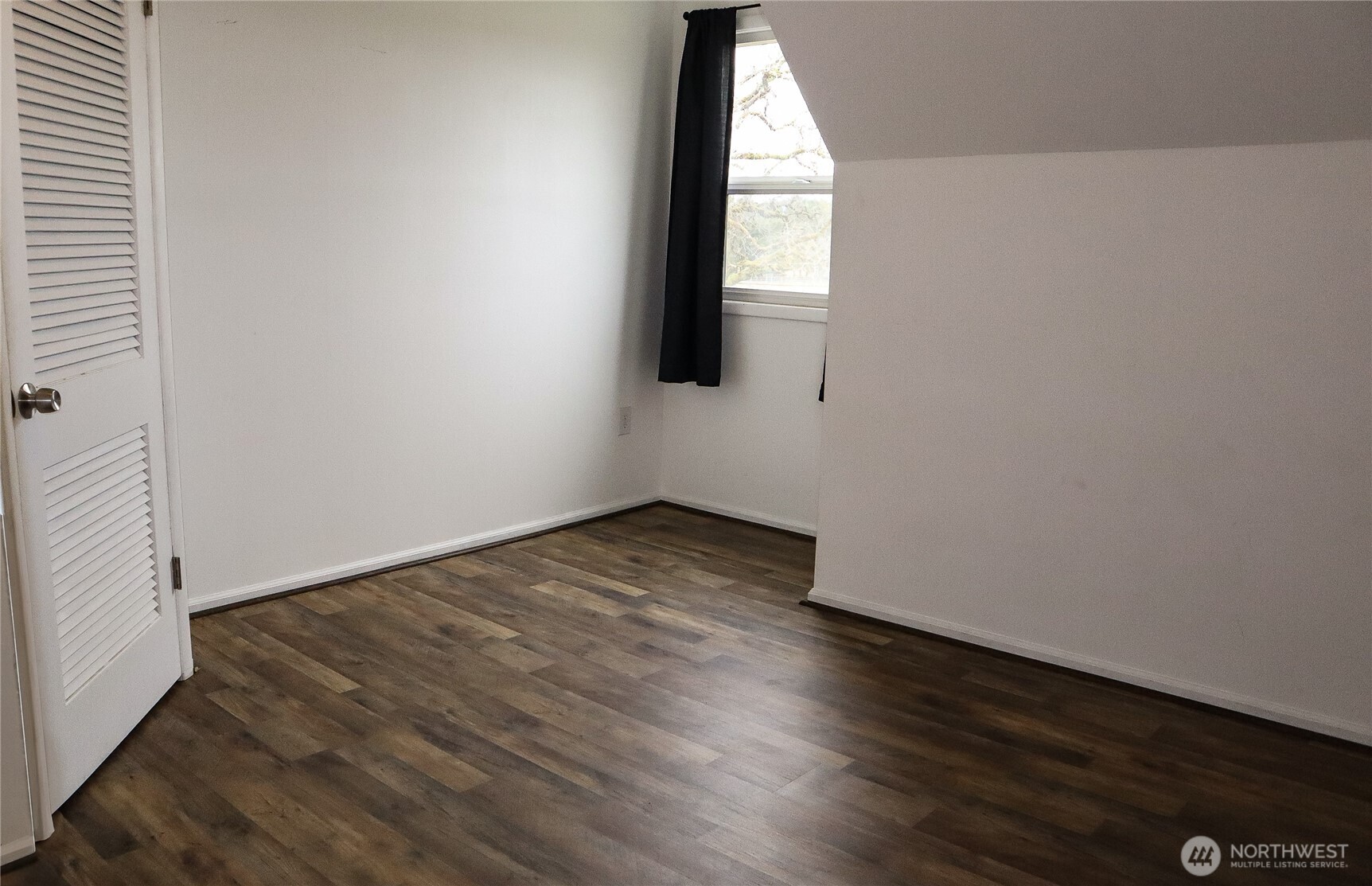 136 Morton Property Photo 18