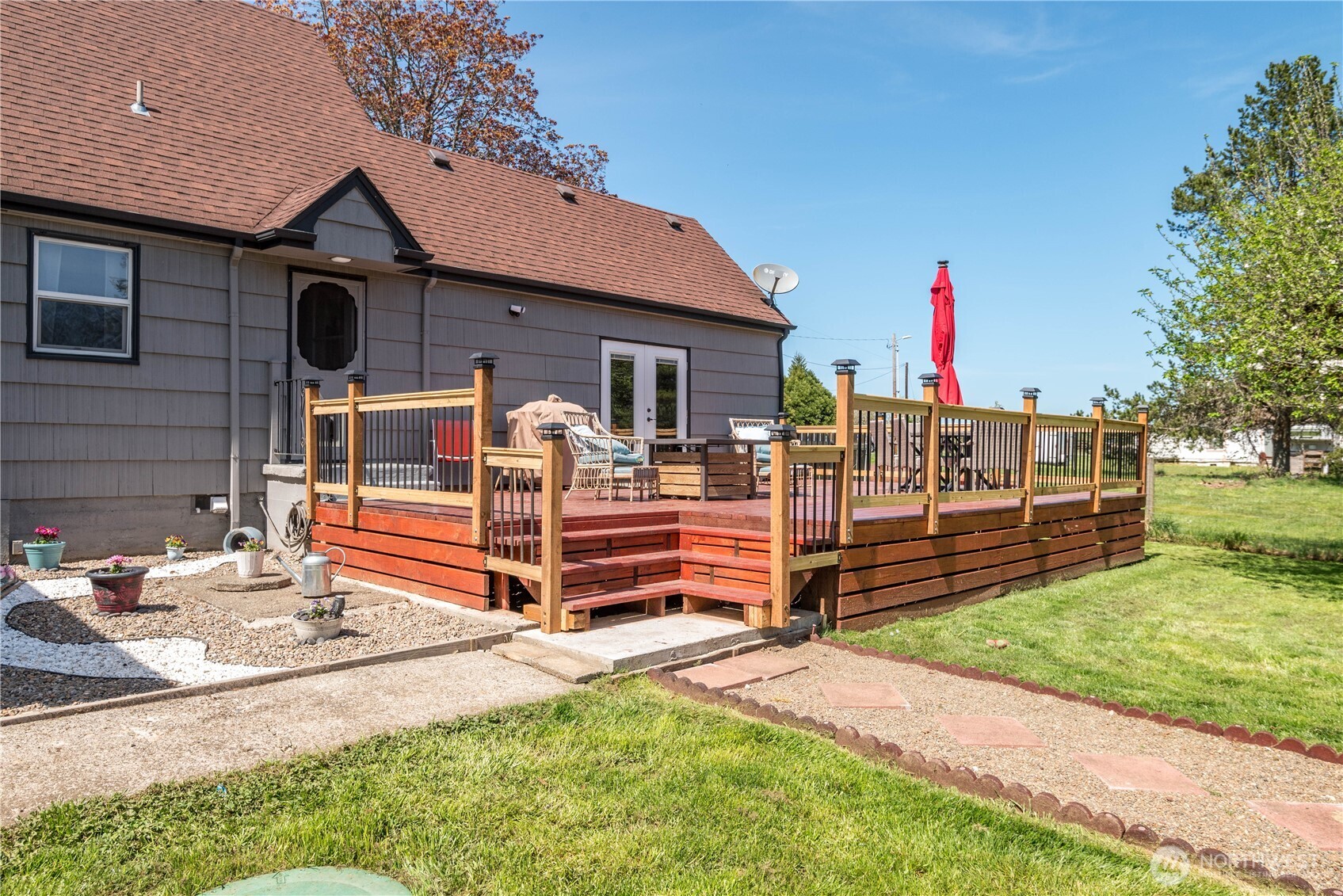 136 Morton Property Photo 22