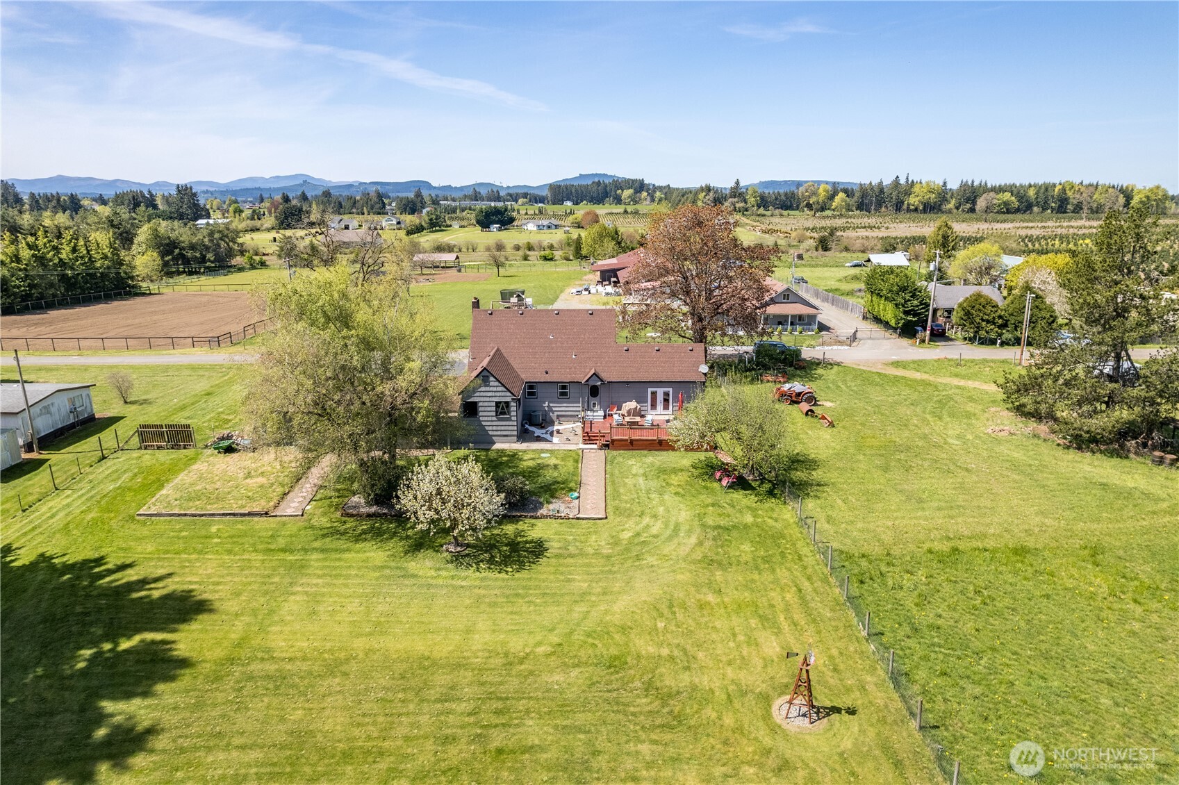136 Morton Property Photo 33