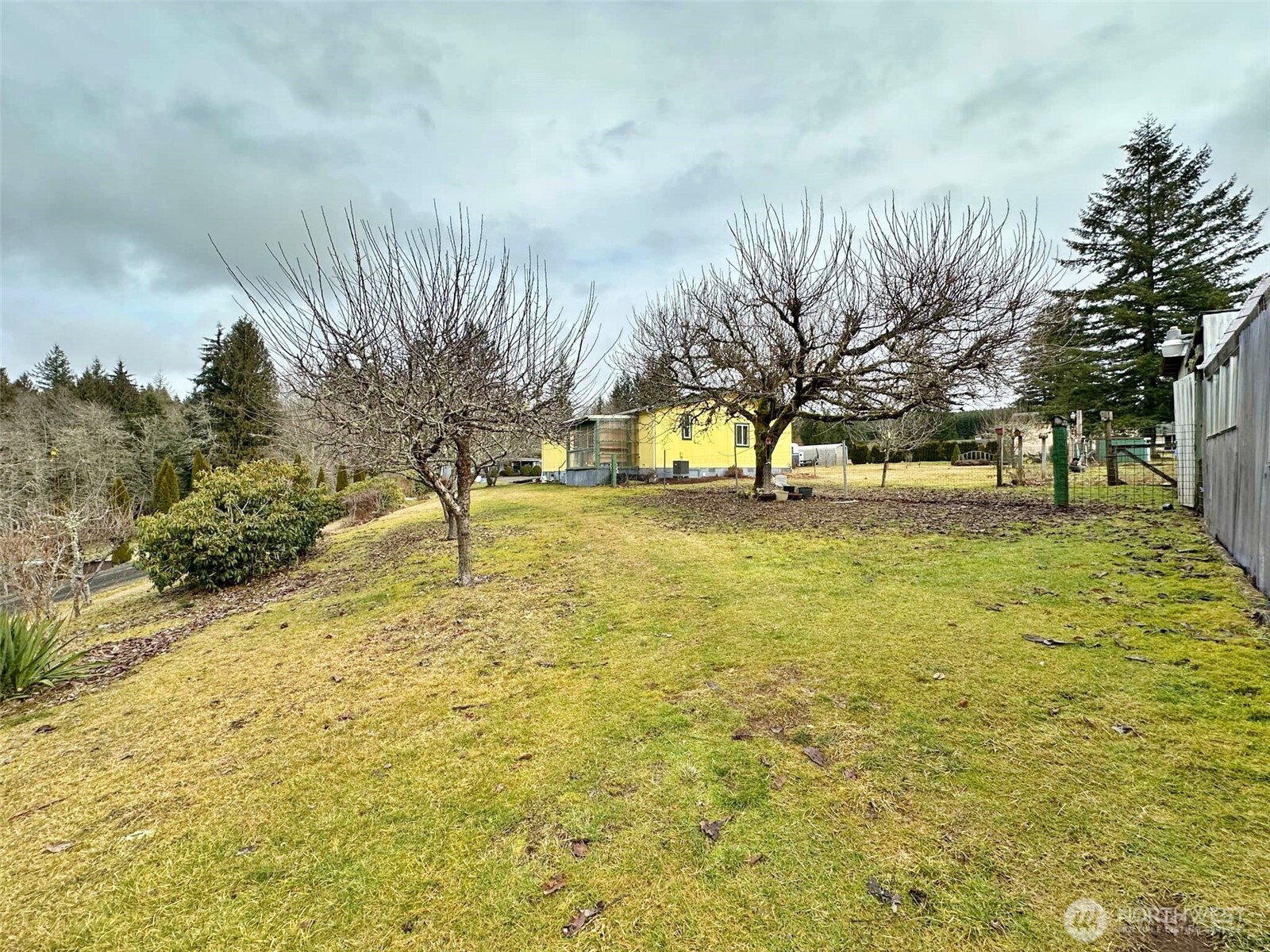886 20 Salmon Creek Road Property Photo
