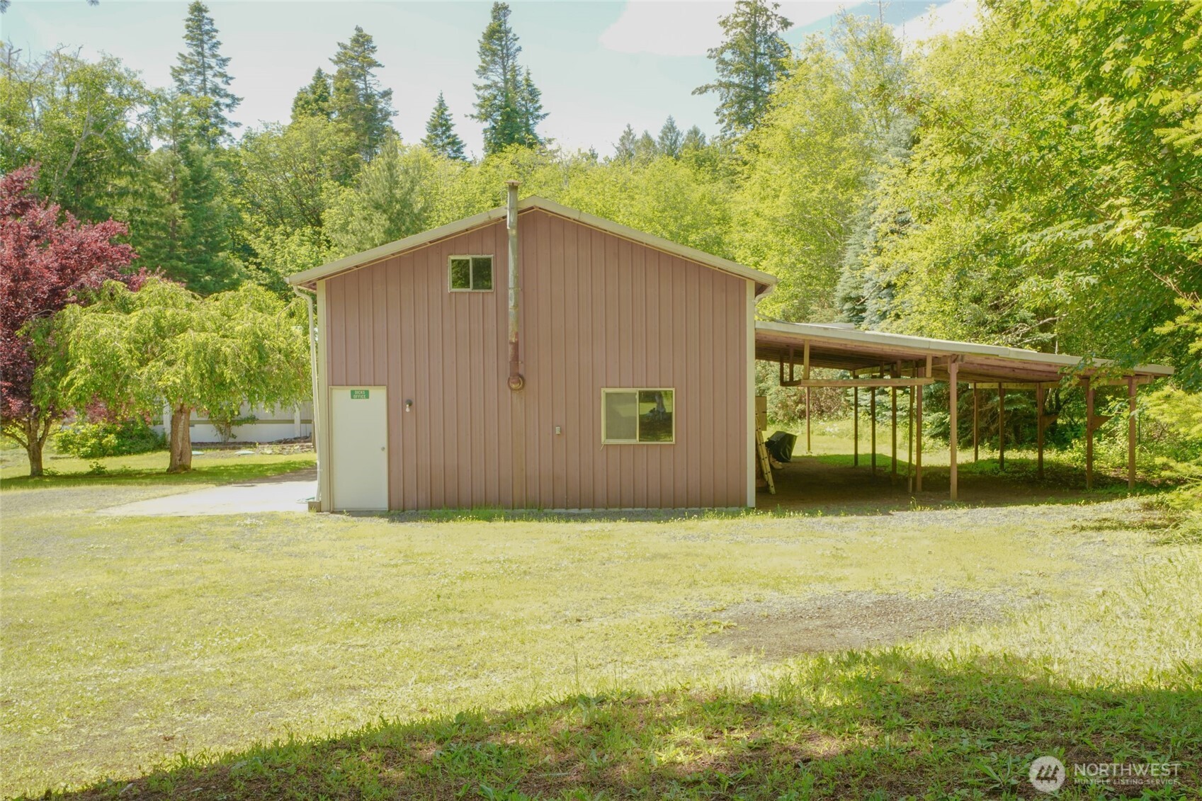 293492 State Route 101 Highway Property Photo 29