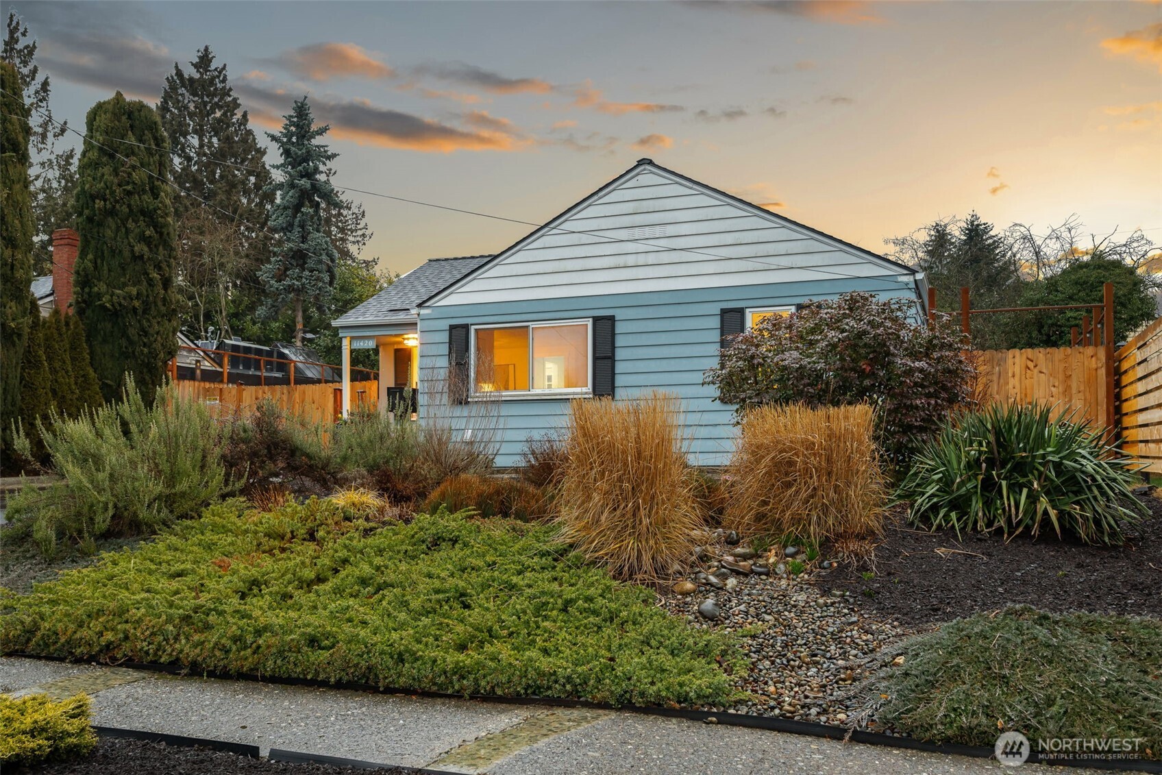11420 Woodley Avenue Property Photo