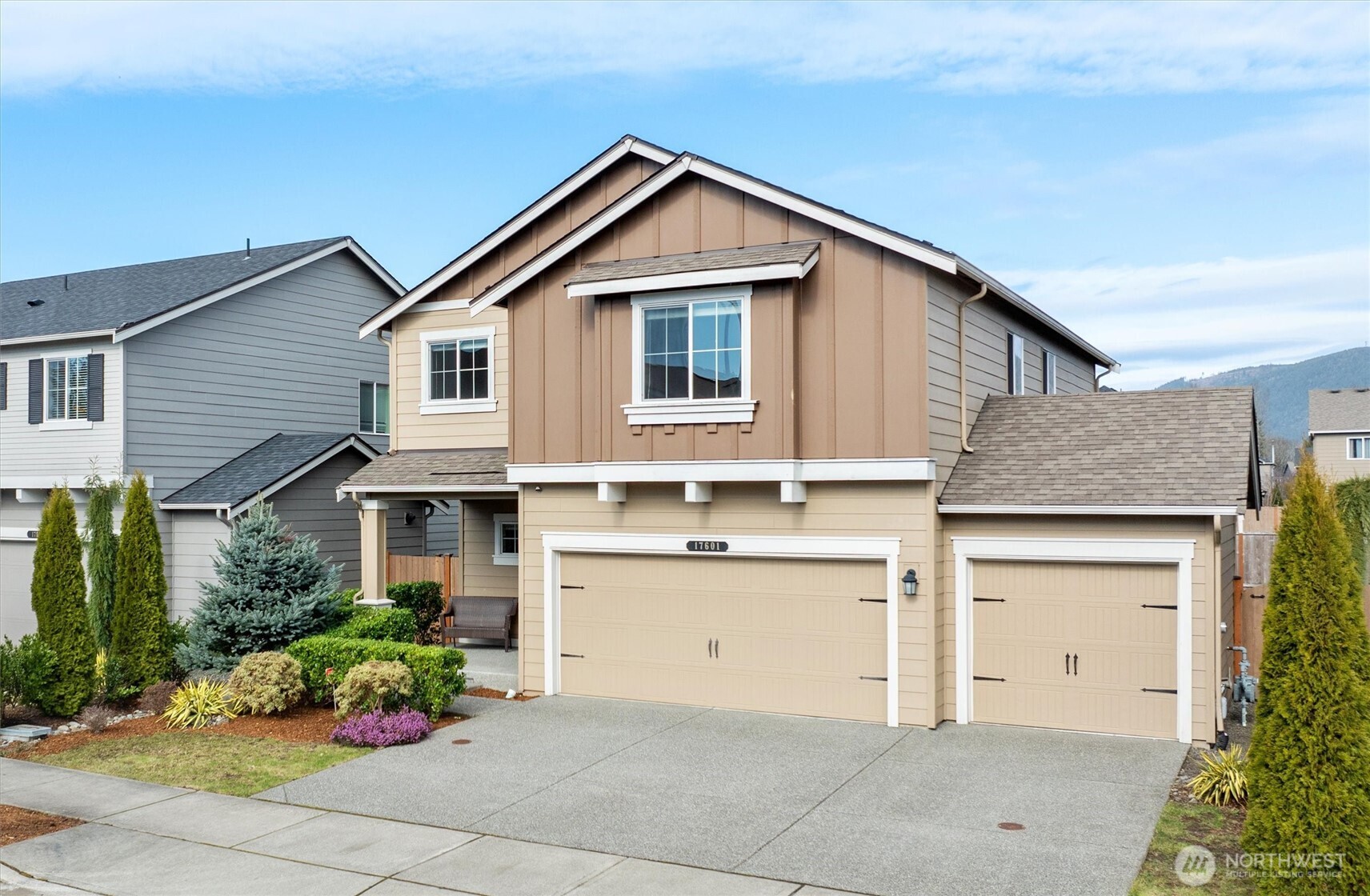 17601 Juniper Street Property Photo