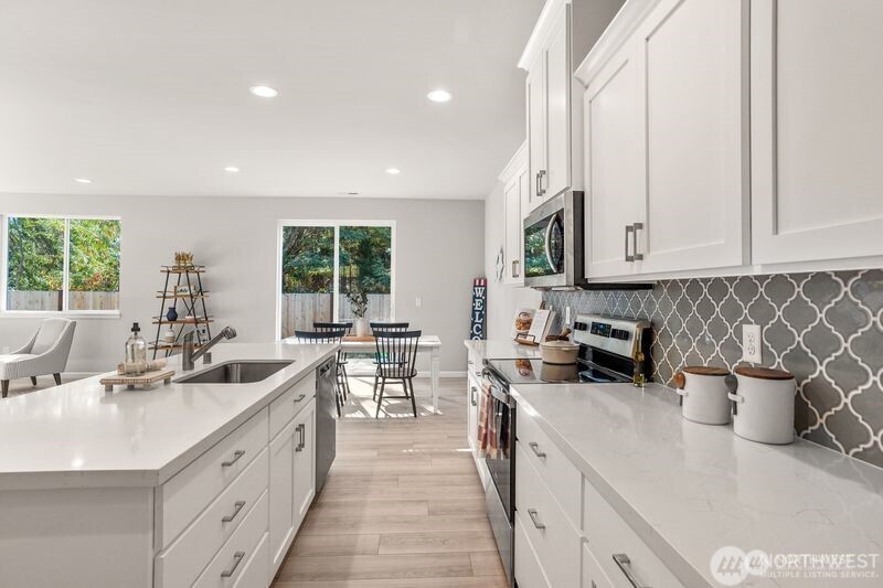 1406 60th Avenue Property Photo 3