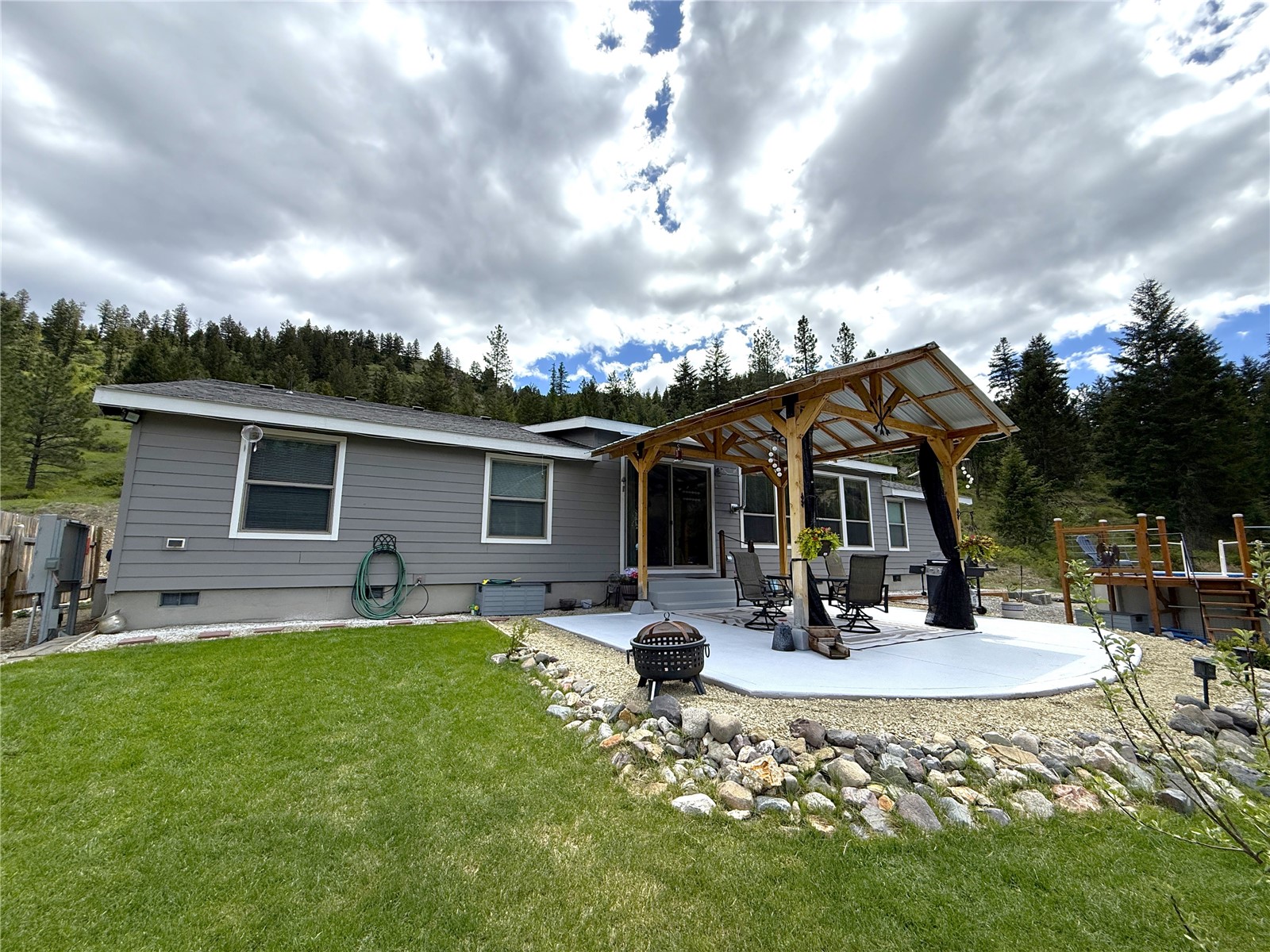 920 Toroda Creek Road Property Photo