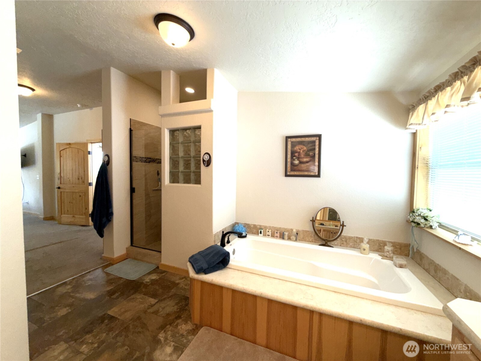 920 Toroda Creek Road Property Photo 23
