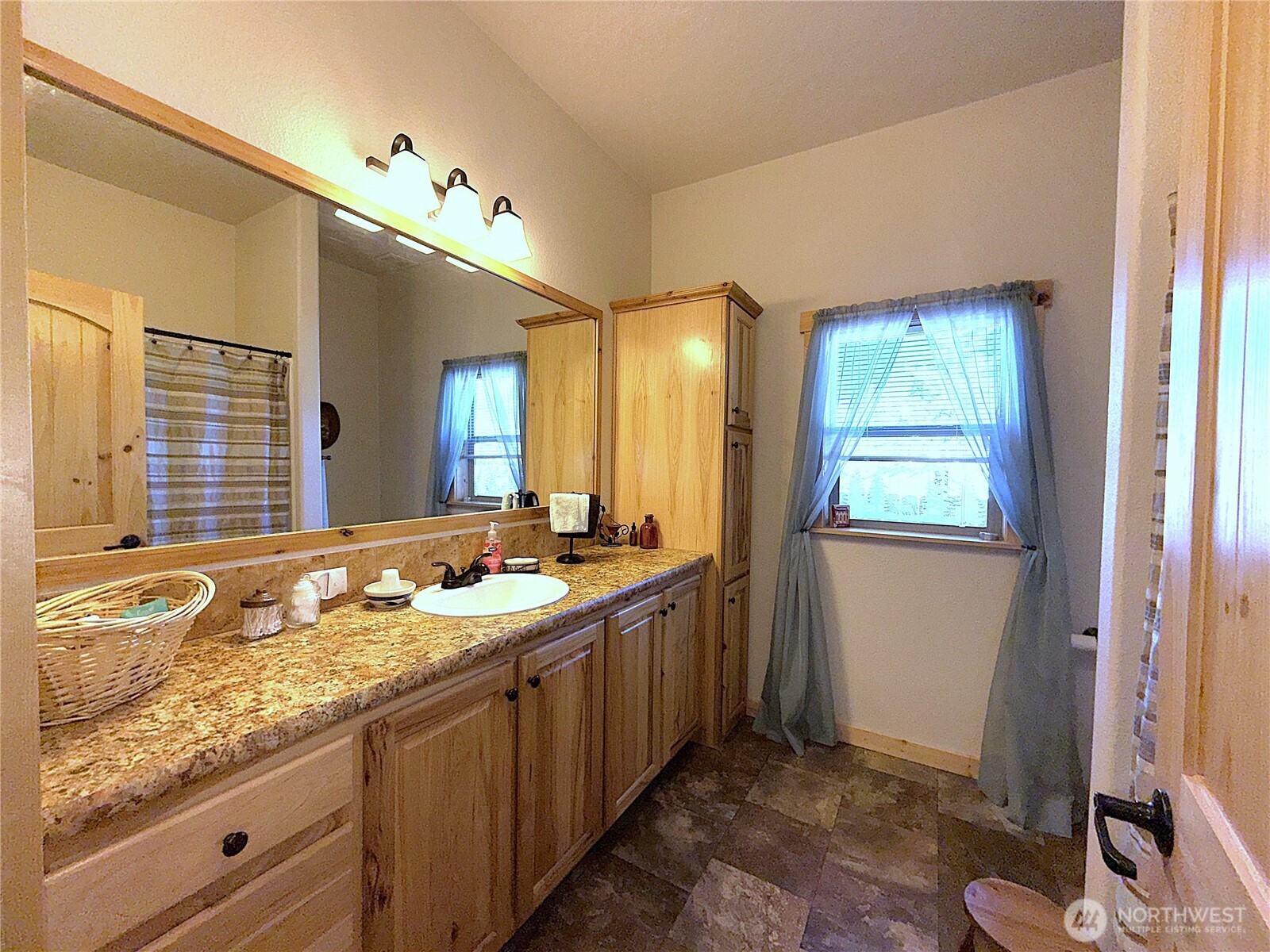 920 Toroda Creek Road Property Photo 26