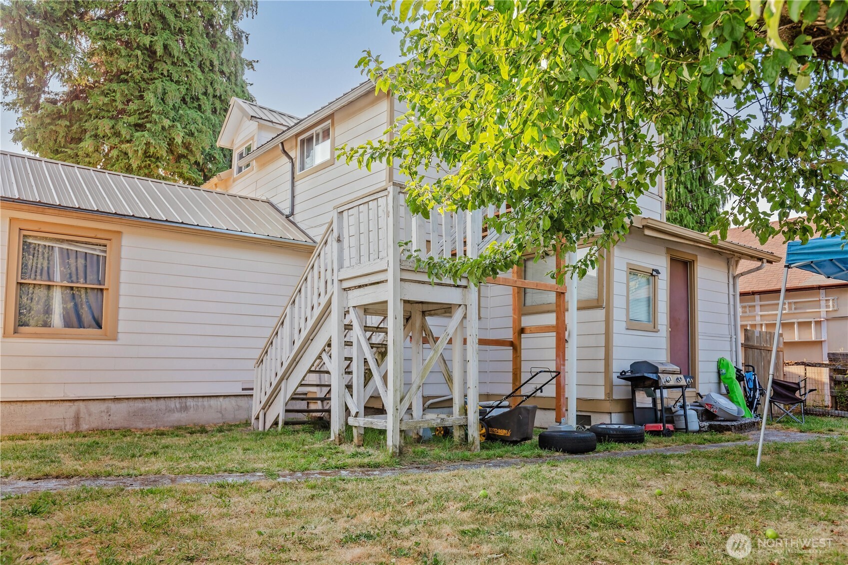 108 N Gold Street Property Photo 2
