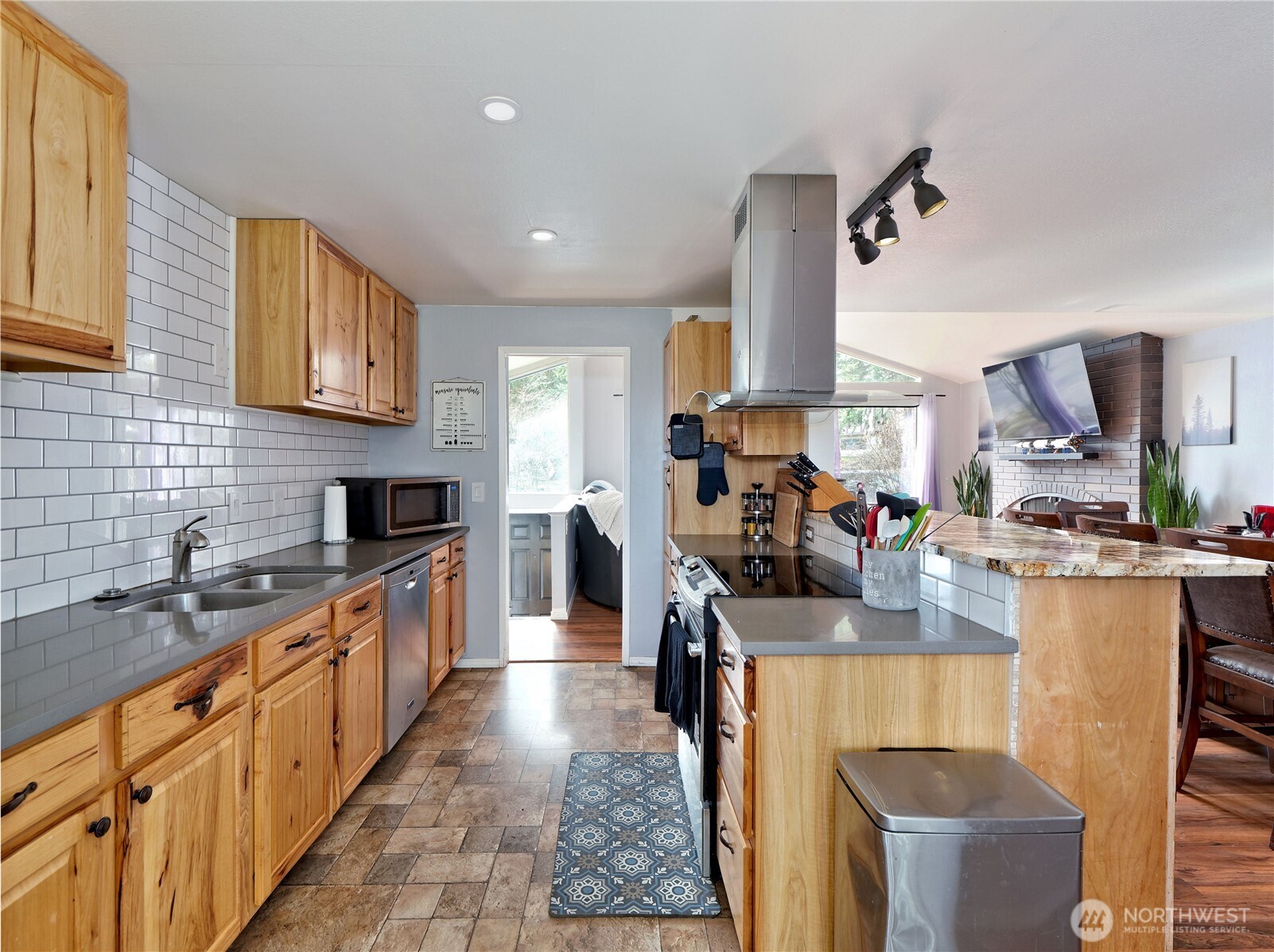 1074 Sw Castilian Drive Property Photo 7