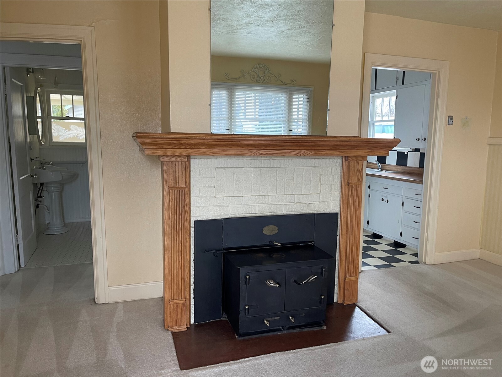 1111 Atwood Property Photo 7