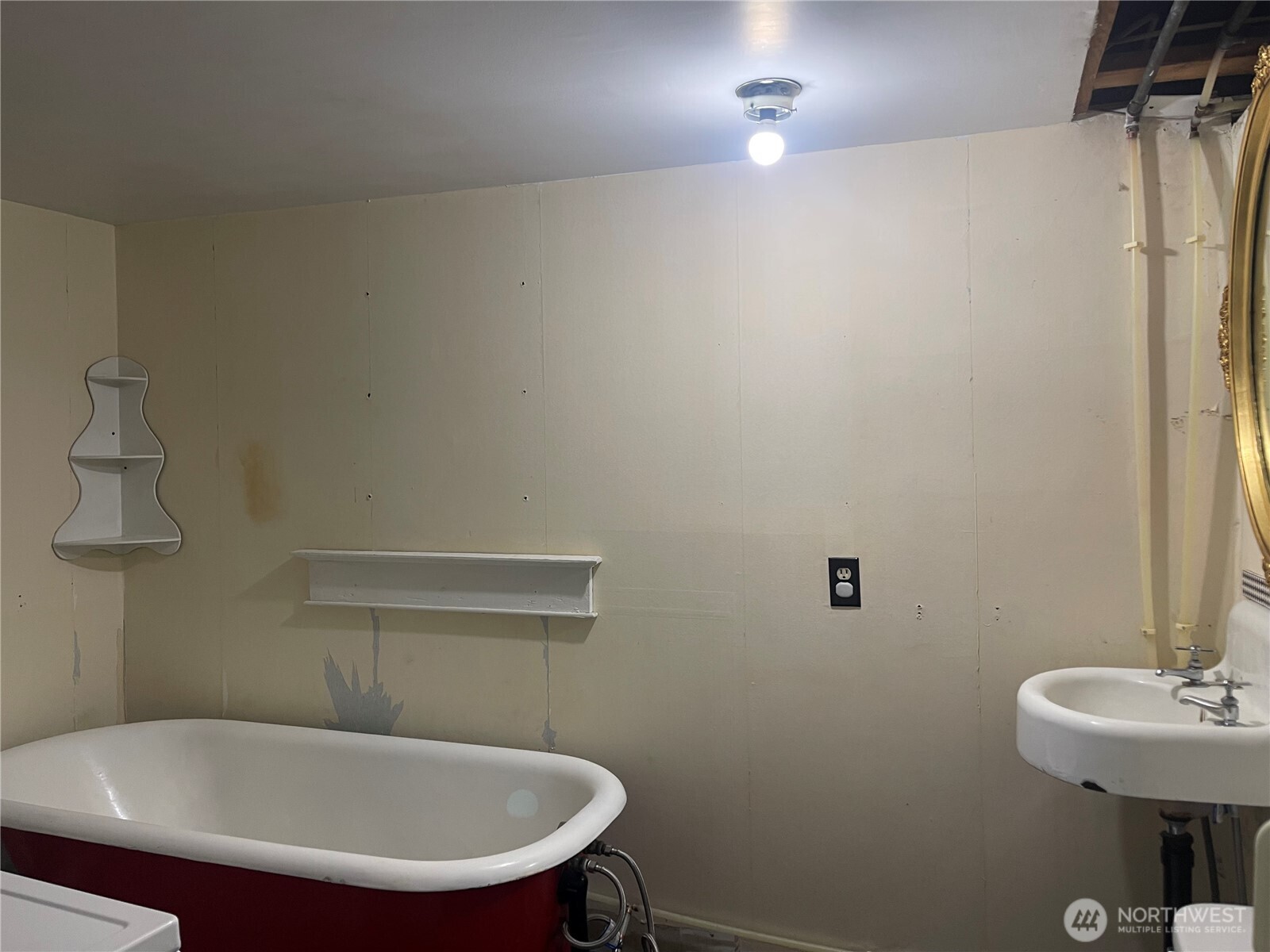 1111 Atwood Property Photo 23