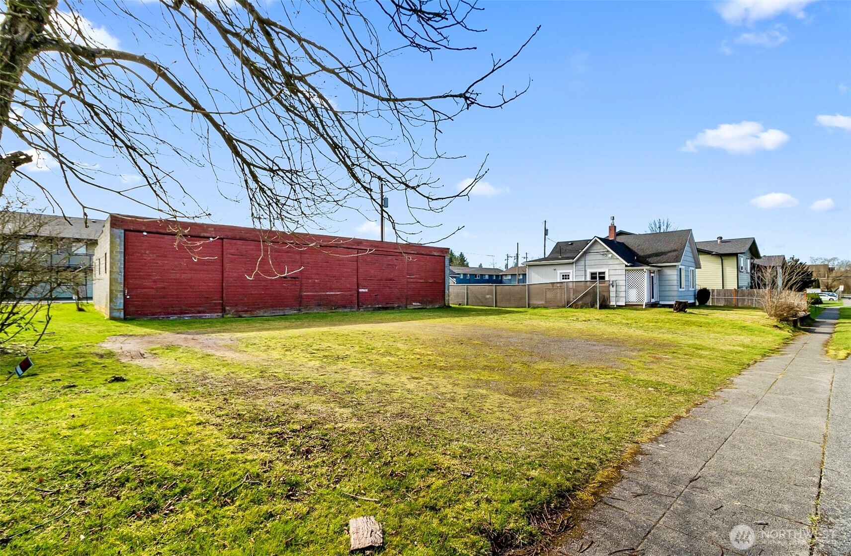 1 Xx E Burke Avenue Property Photo 3