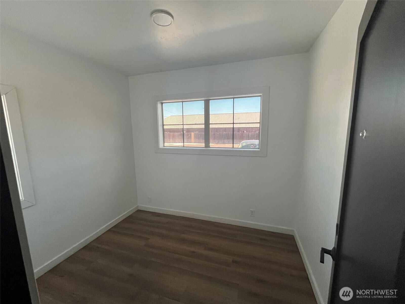 212 W Railroad Street Property Photo 2