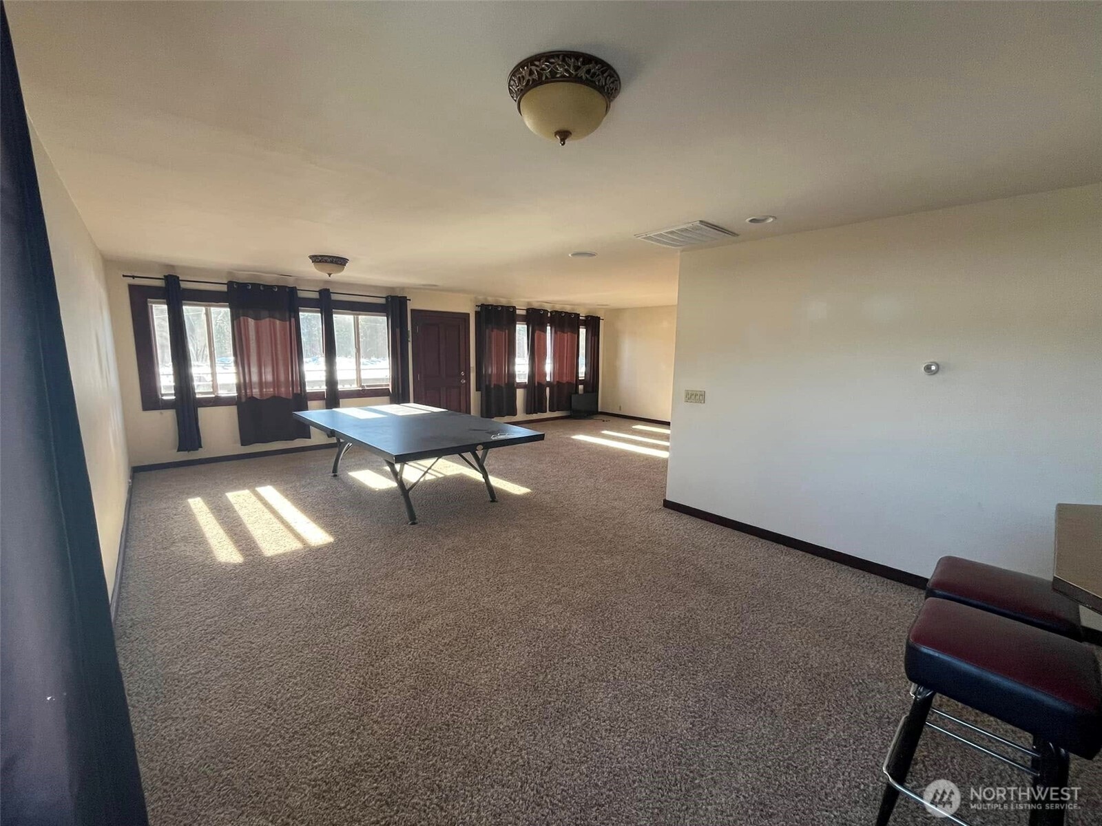 212 W Railroad Street Property Photo 6