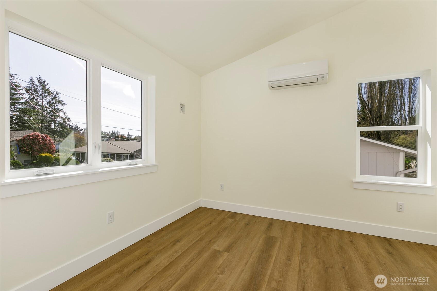 9253 6 Avenue B Property Photo 11