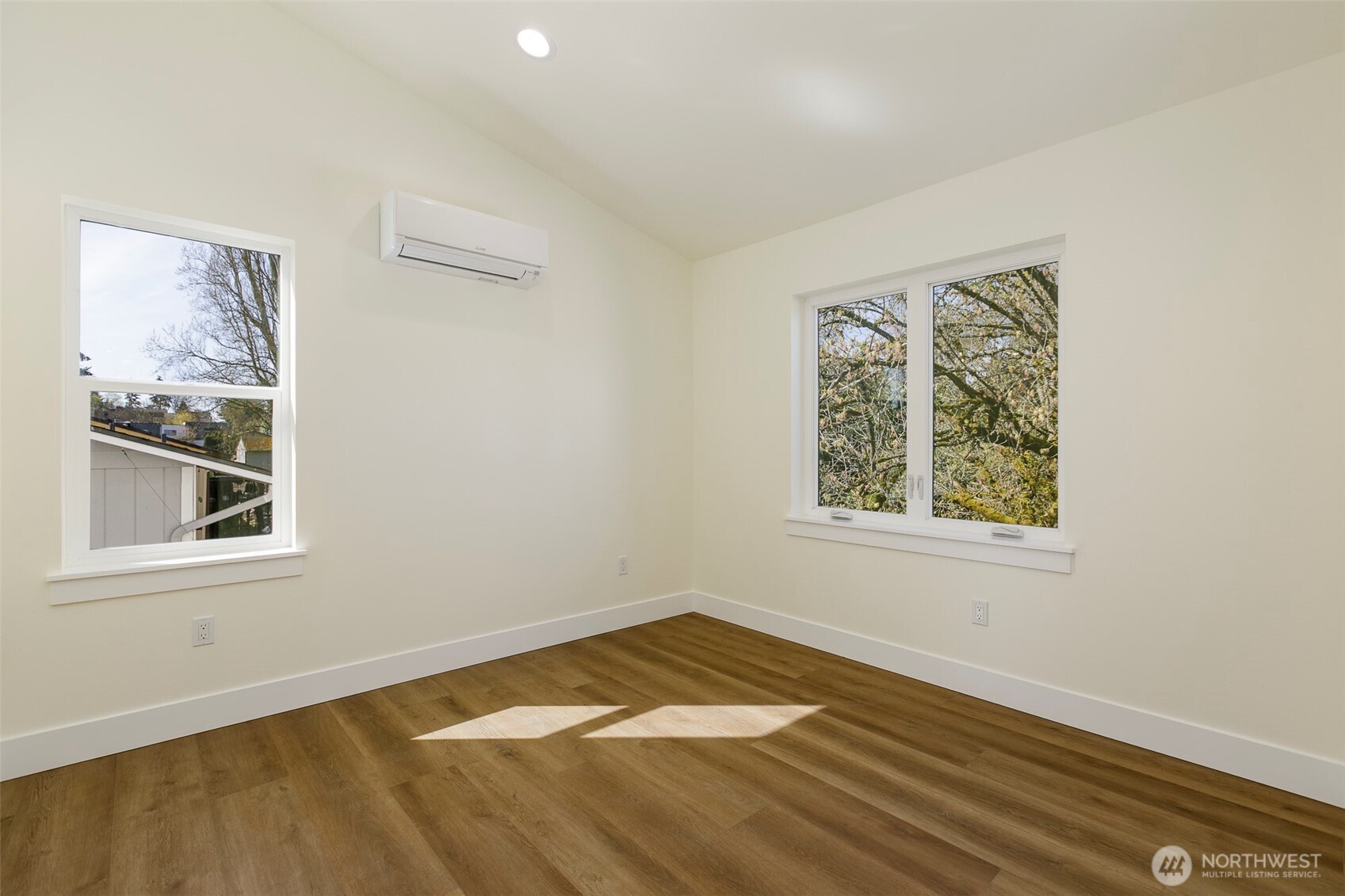 9253 6 Avenue B Property Photo 13