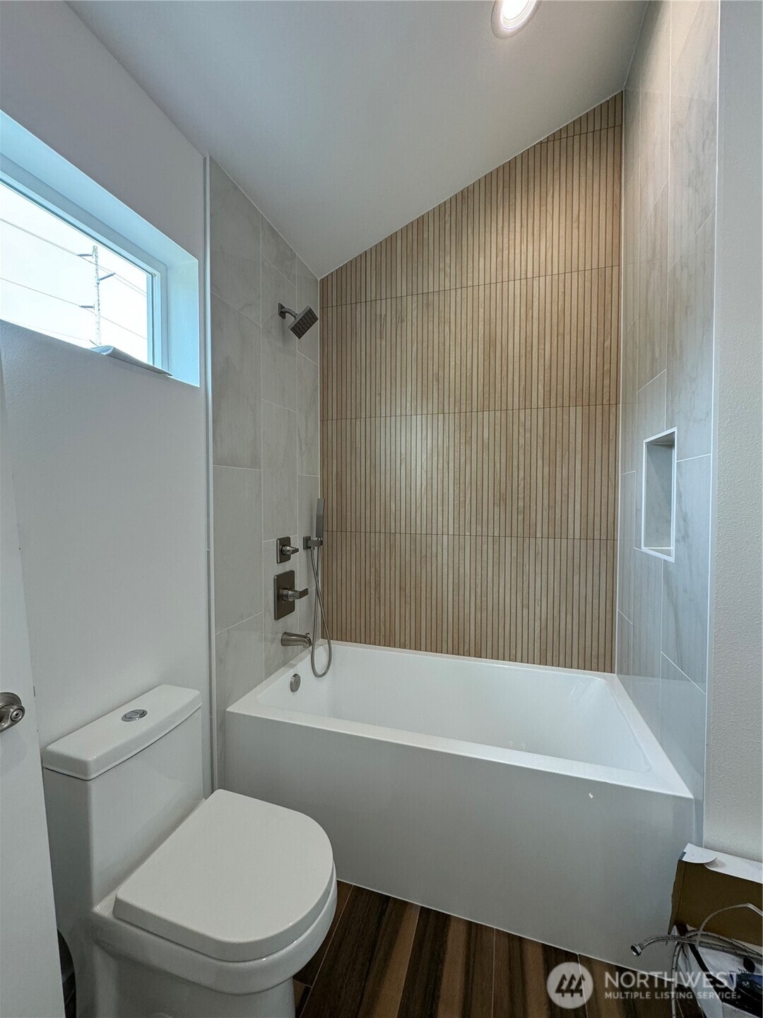 9253 6 Avenue Property Photo 7
