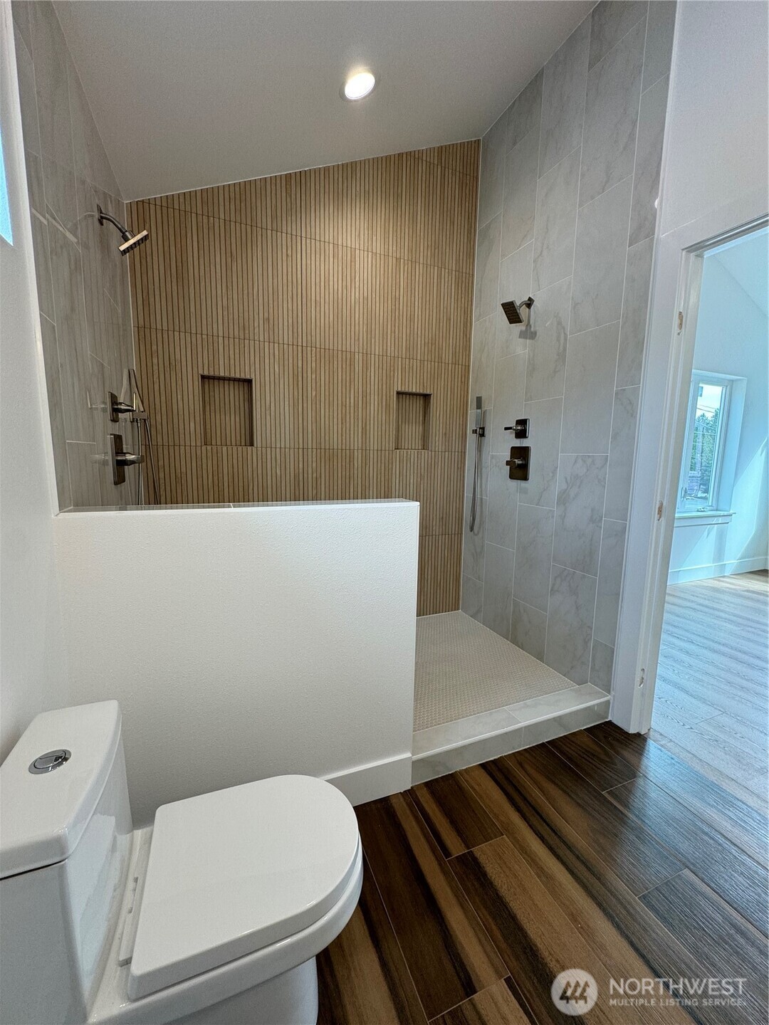 9253 6 Avenue Property Photo 10