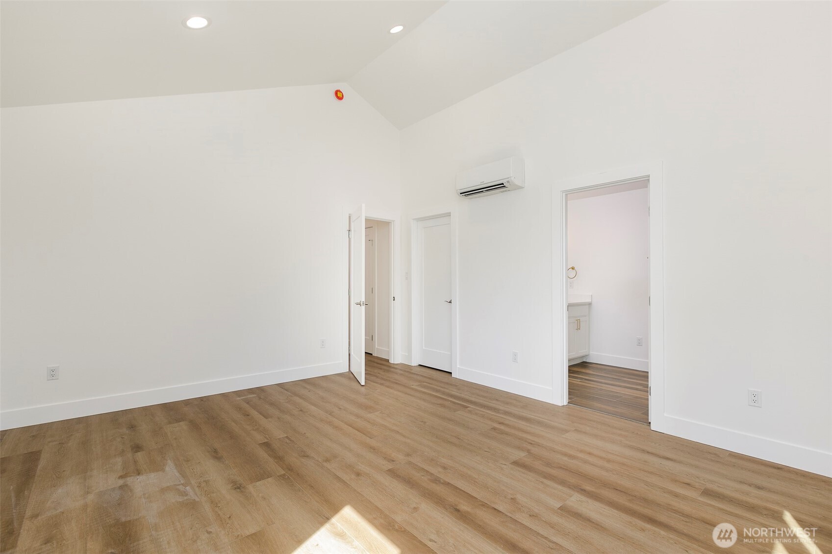 9253 6 Avenue Property Photo 30