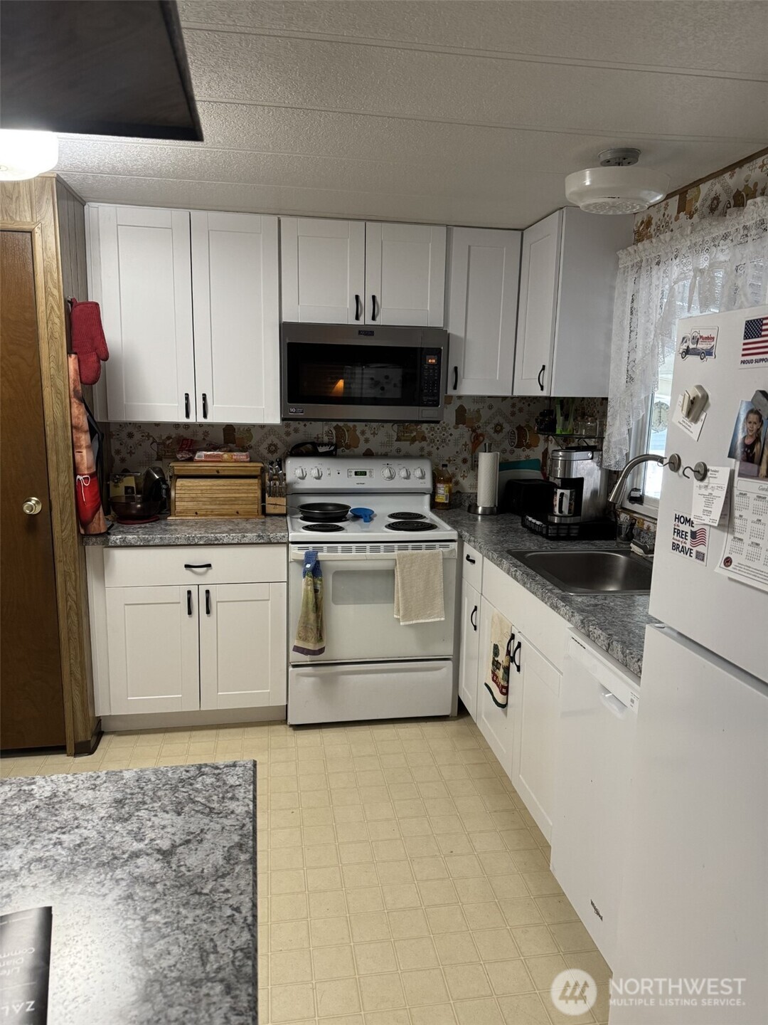 1358 Samuel Drive Property Photo 9