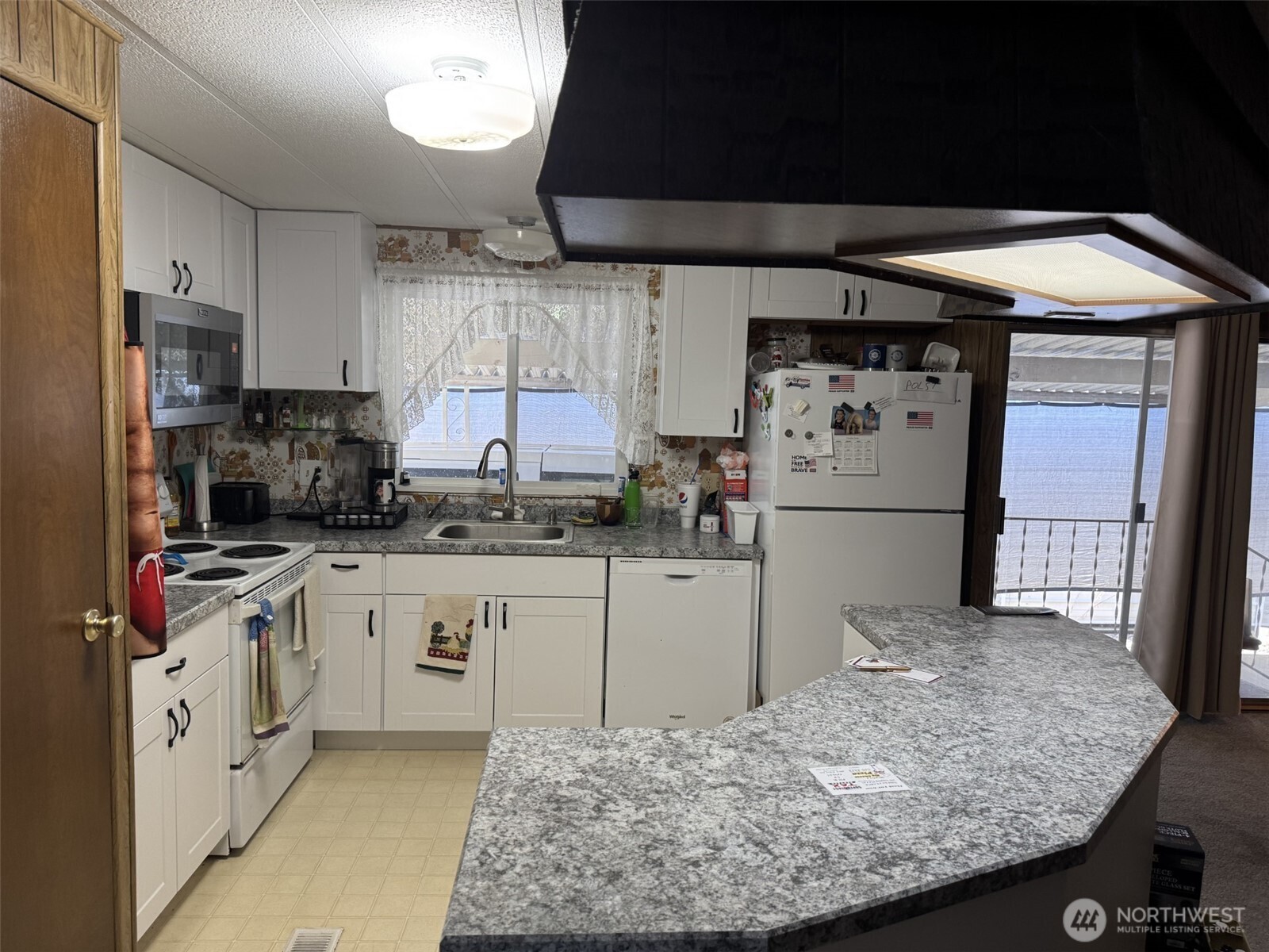 1358 Samuel Drive Property Photo 12