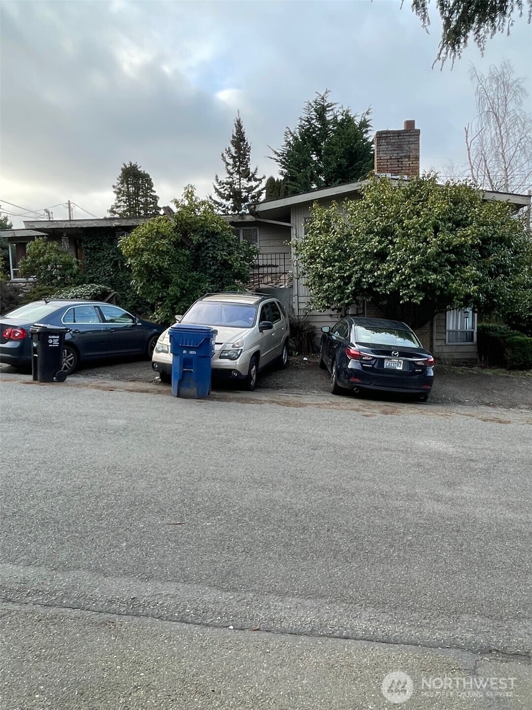 11057 Greenwood Avenue Property Photo 6