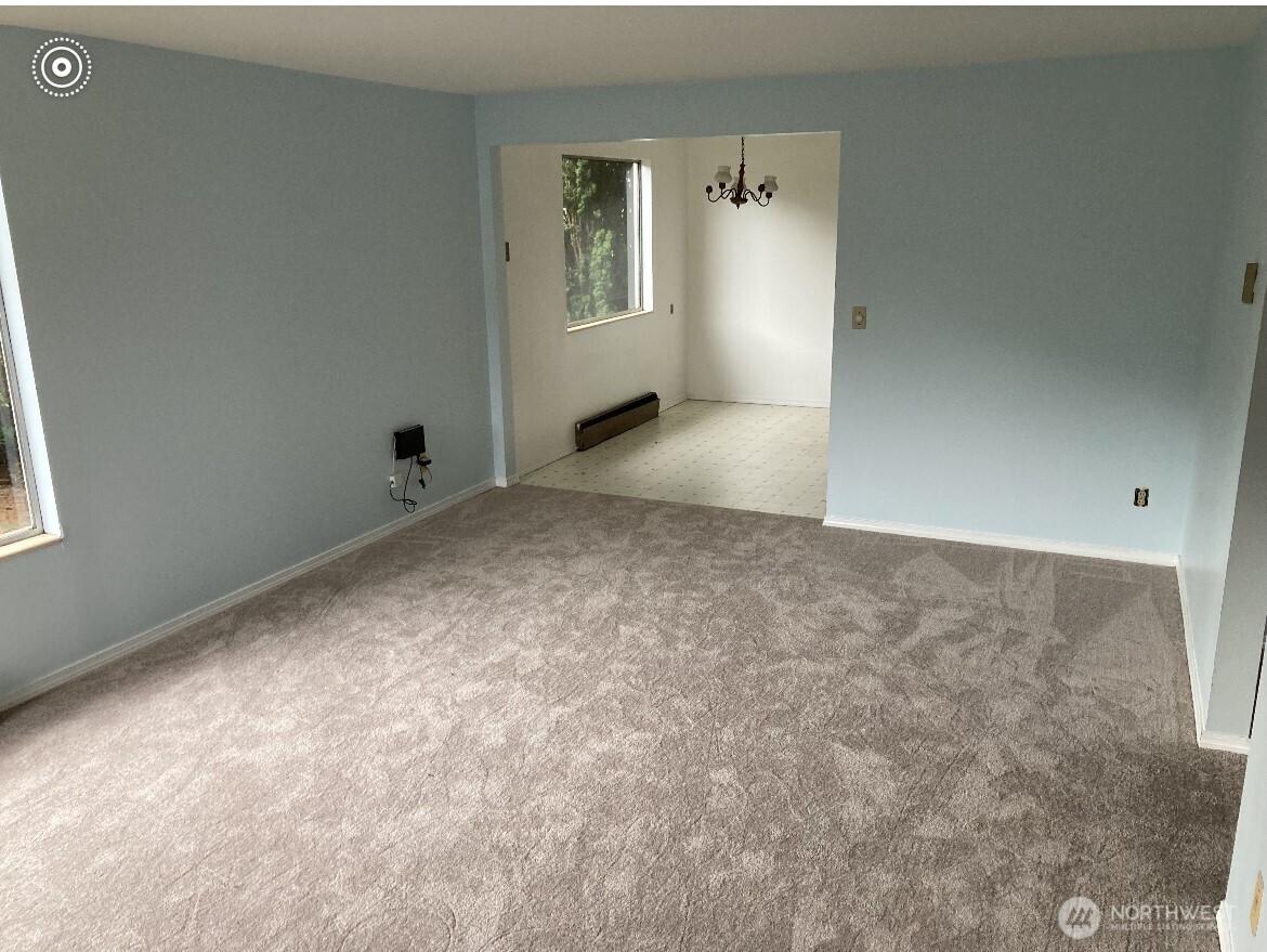 11057 Greenwood Avenue Property Photo 10