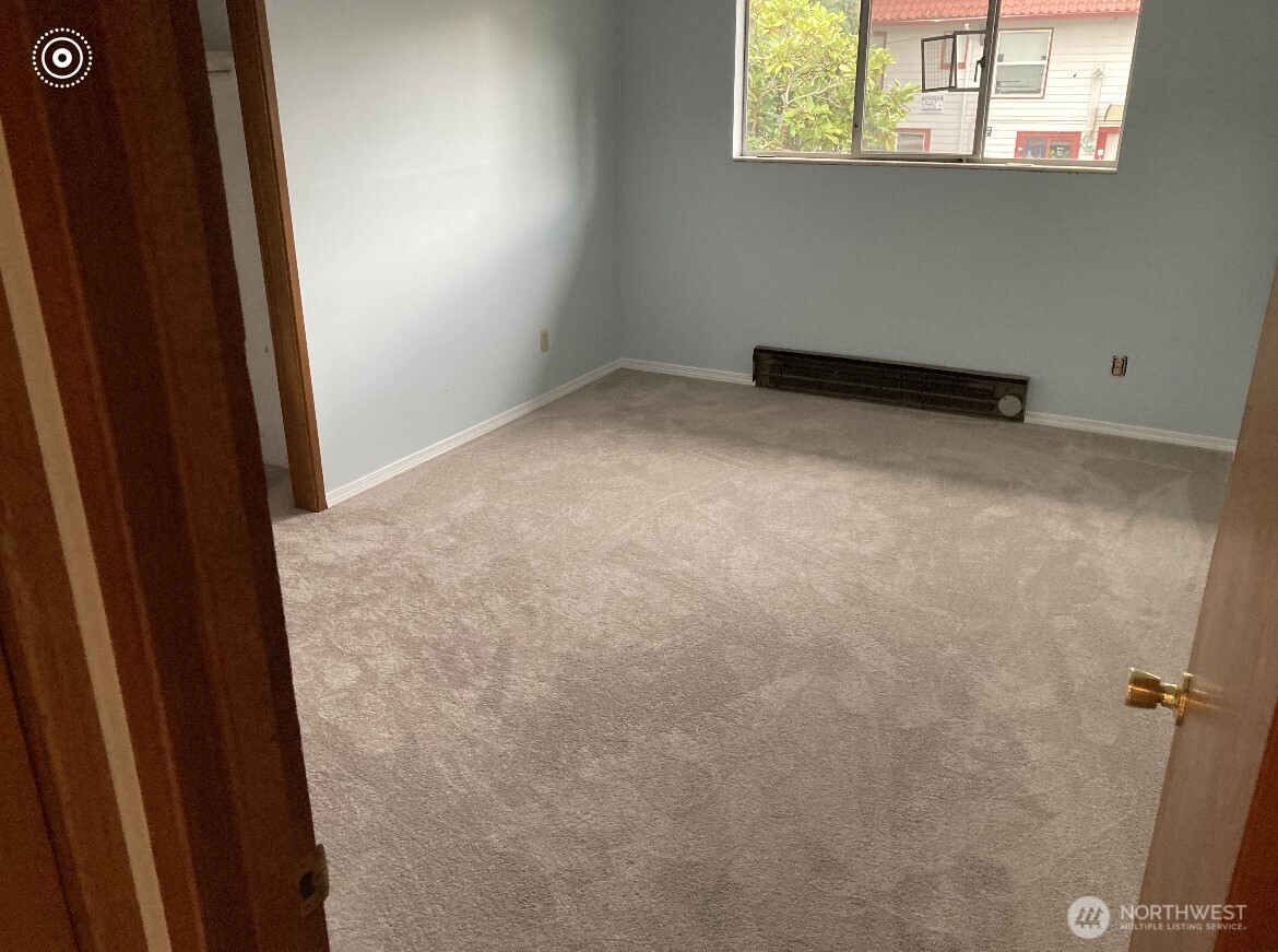 11057 Greenwood Avenue Property Photo 11