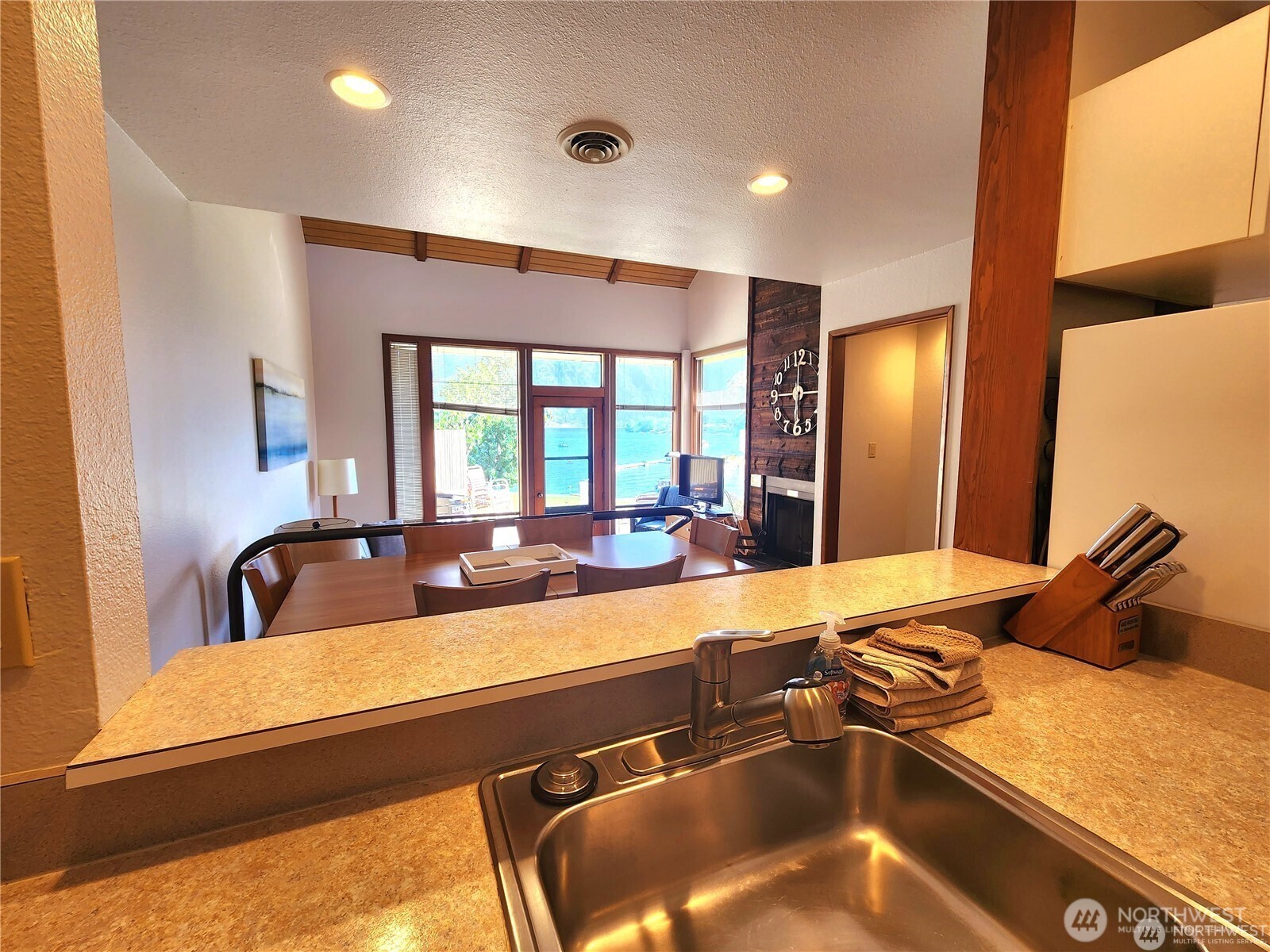 1 Nekquelekin 411-a Property Photo 8