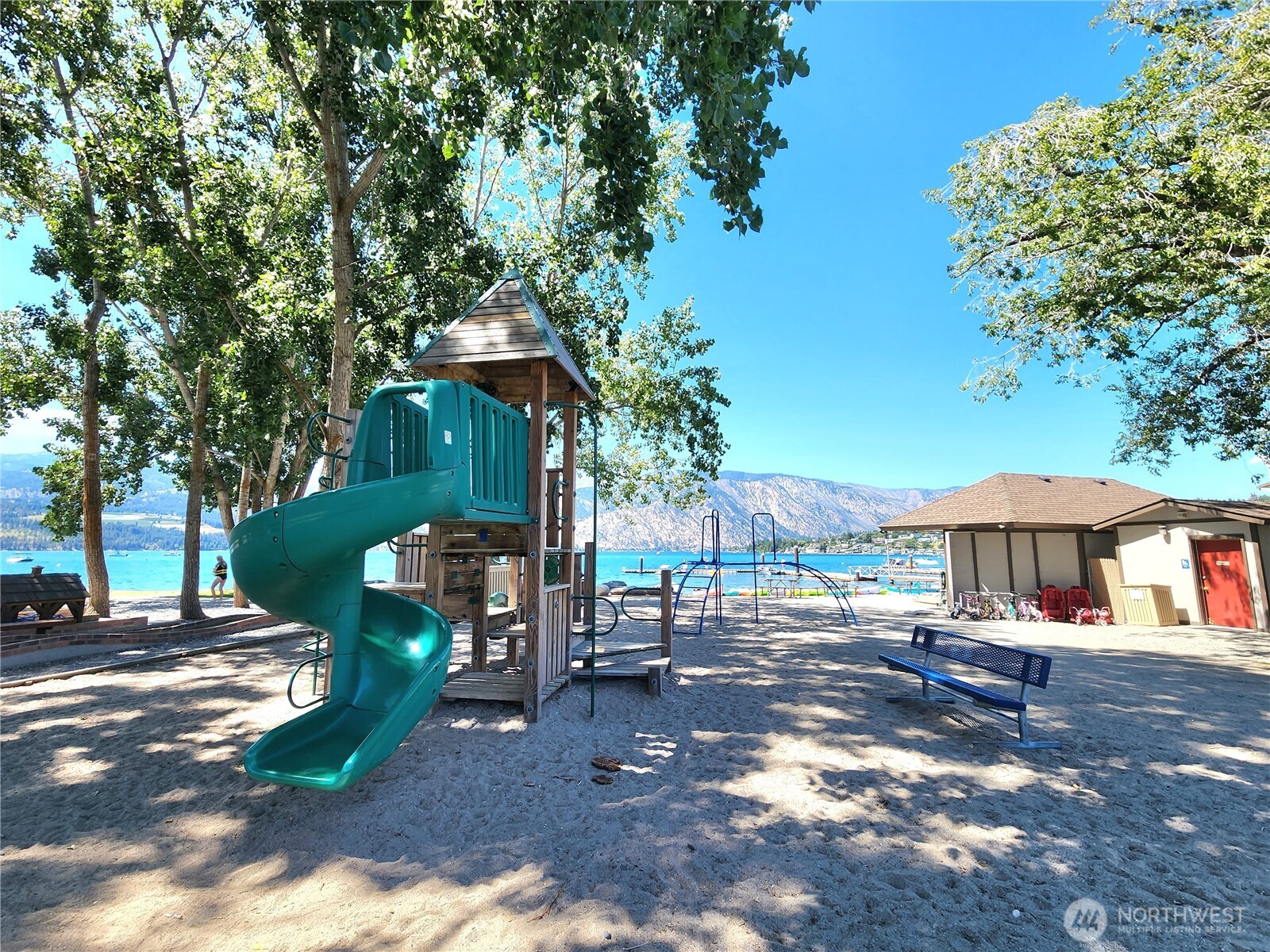 1 Nekquelekin 411-a Property Photo 31