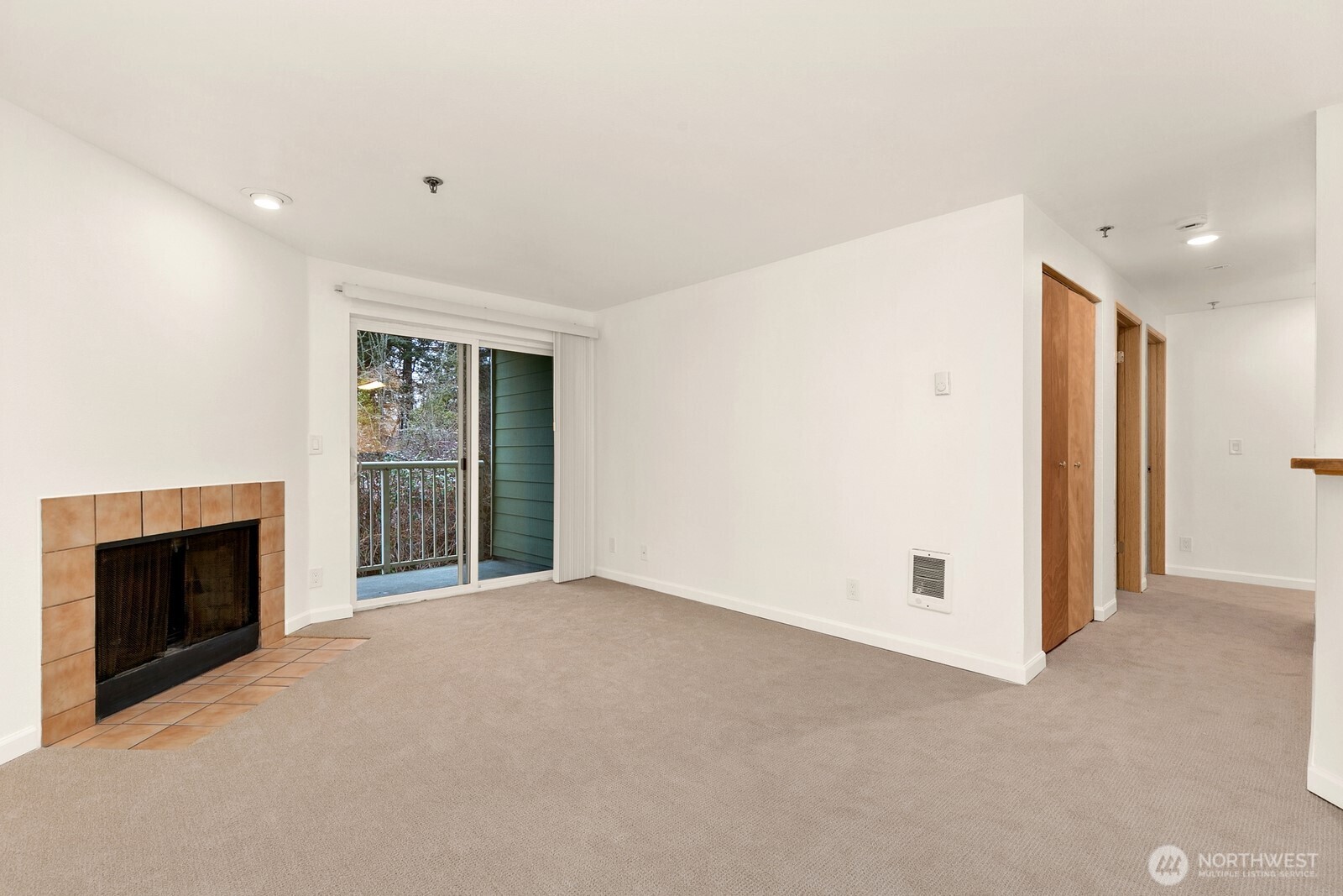 975 Aberdeen Avenue D203 Property Photo 3