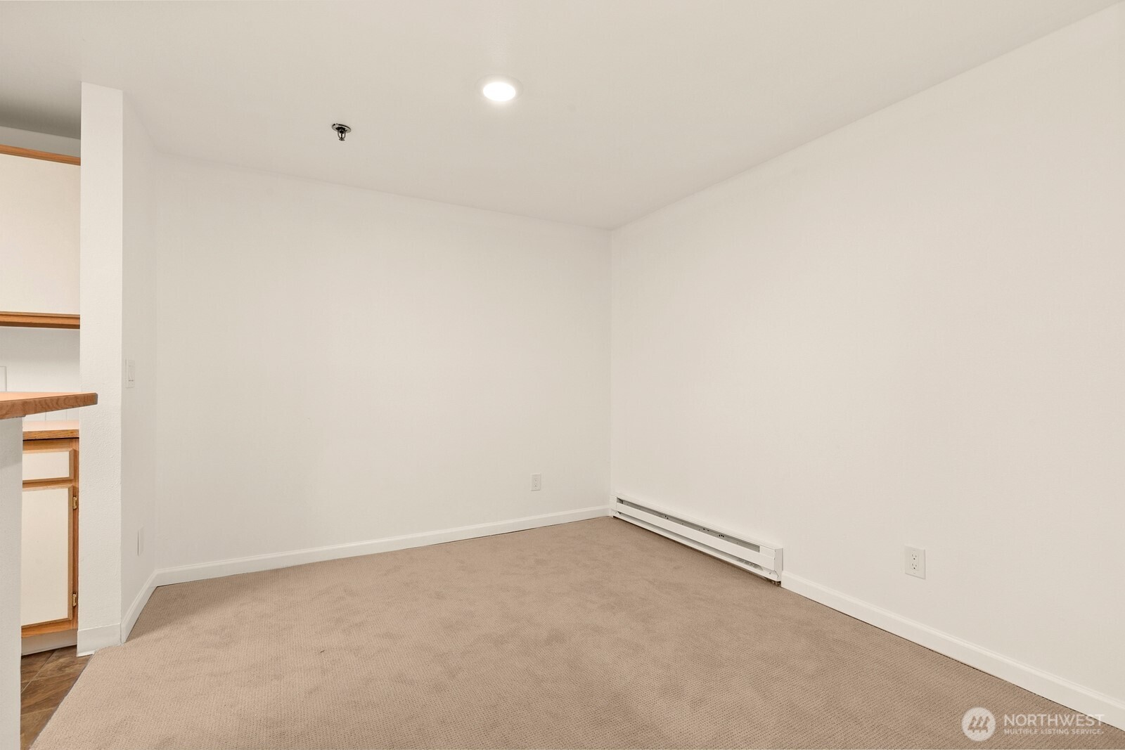 975 Aberdeen Avenue D203 Property Photo 7