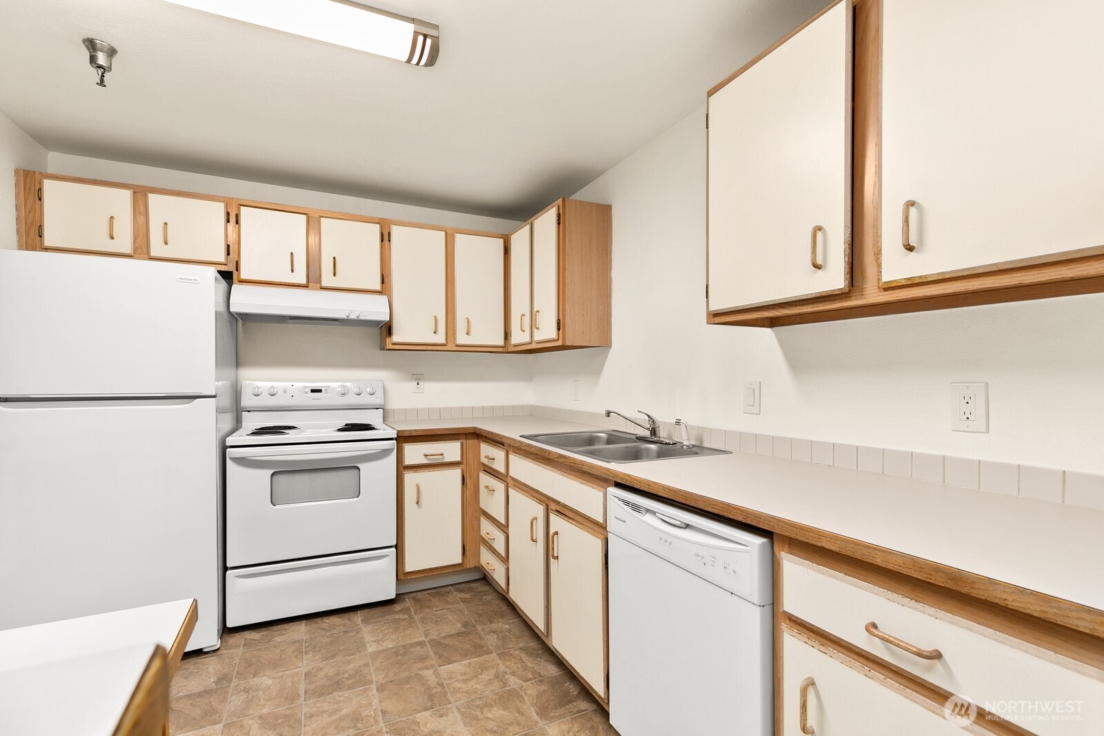 975 Aberdeen Avenue D203 Property Photo 11