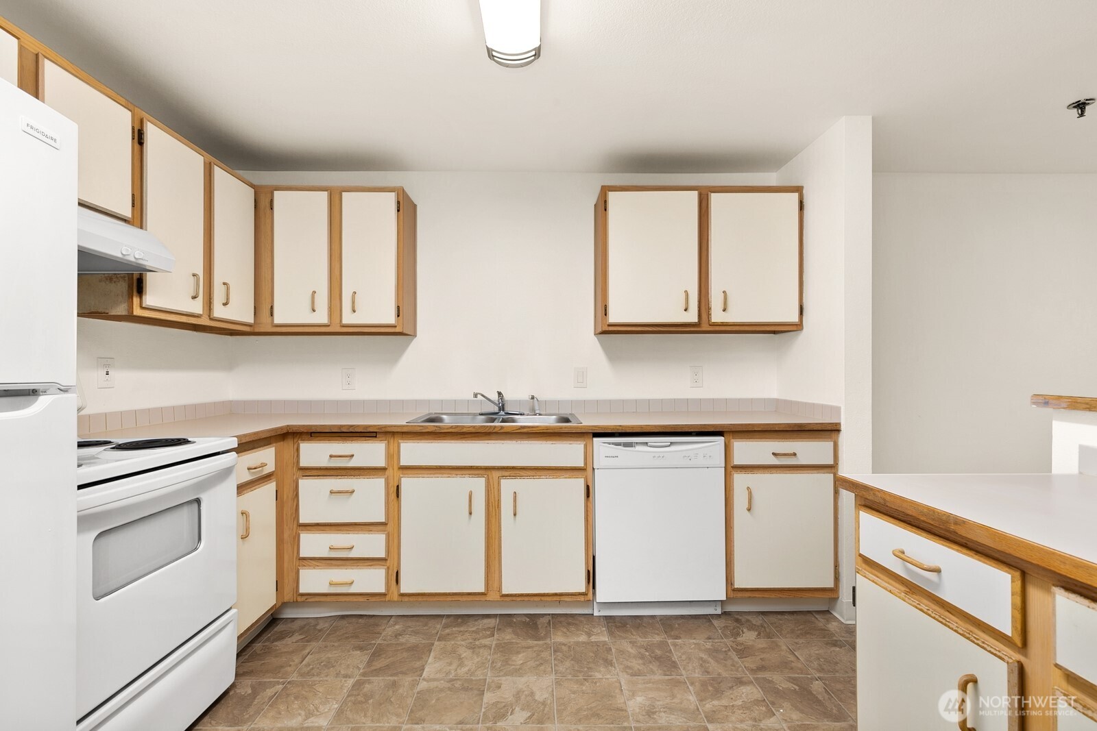 975 Aberdeen Avenue D203 Property Photo 13