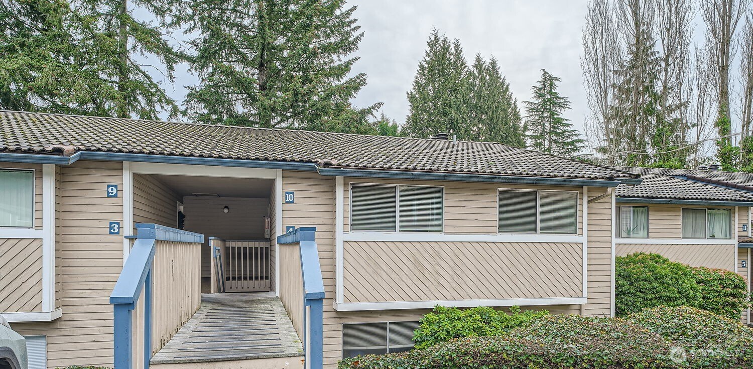 17512 149th Avenue F10 Property Photo 1