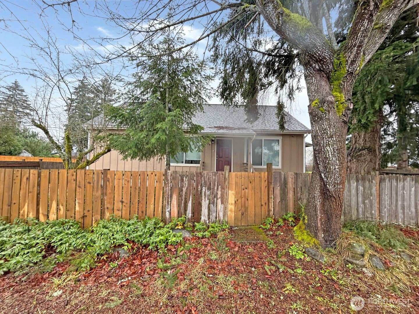 404 Longmire Street Property Photo