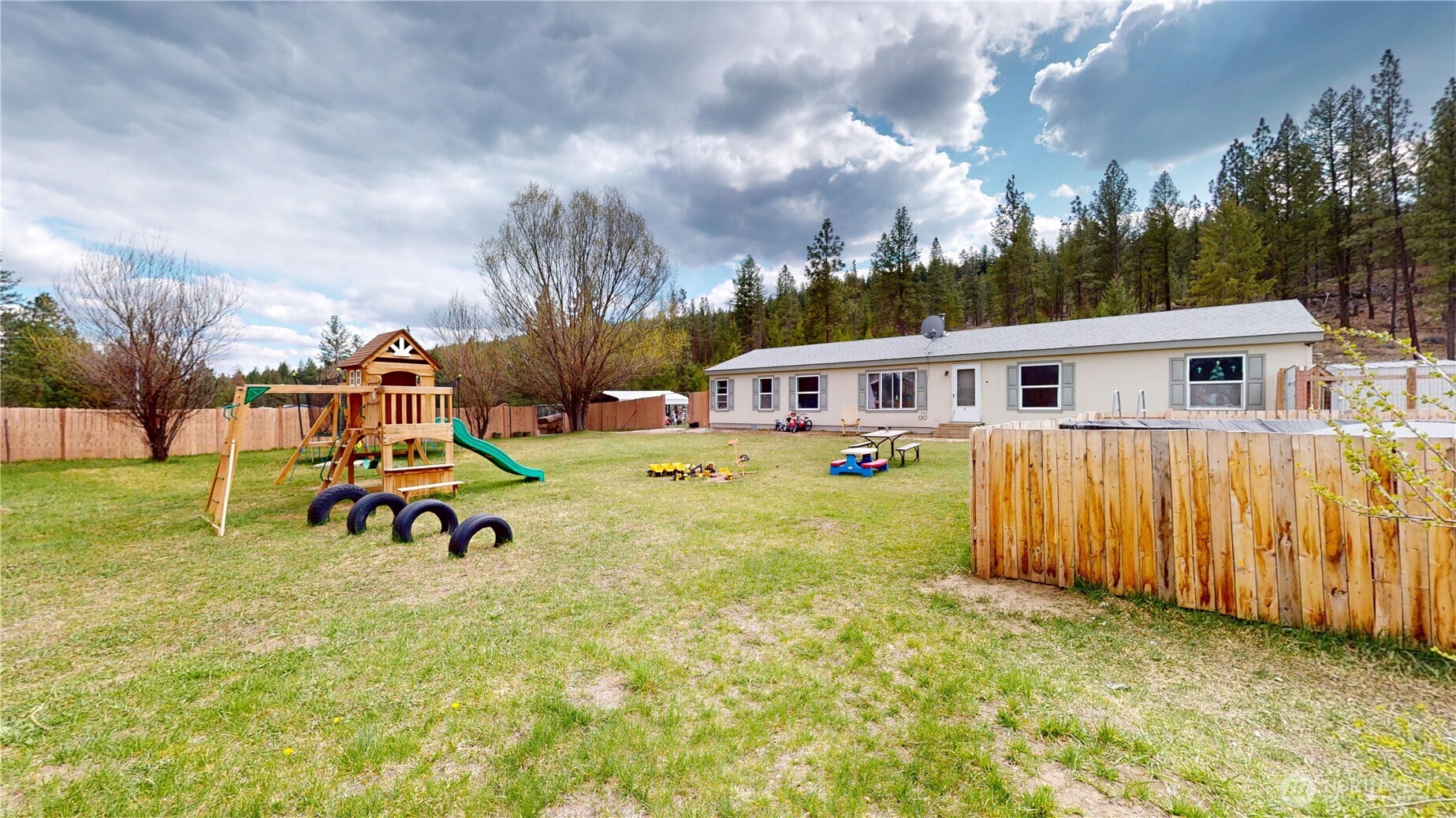 722 Aeneas Valley Road Property Photo 2