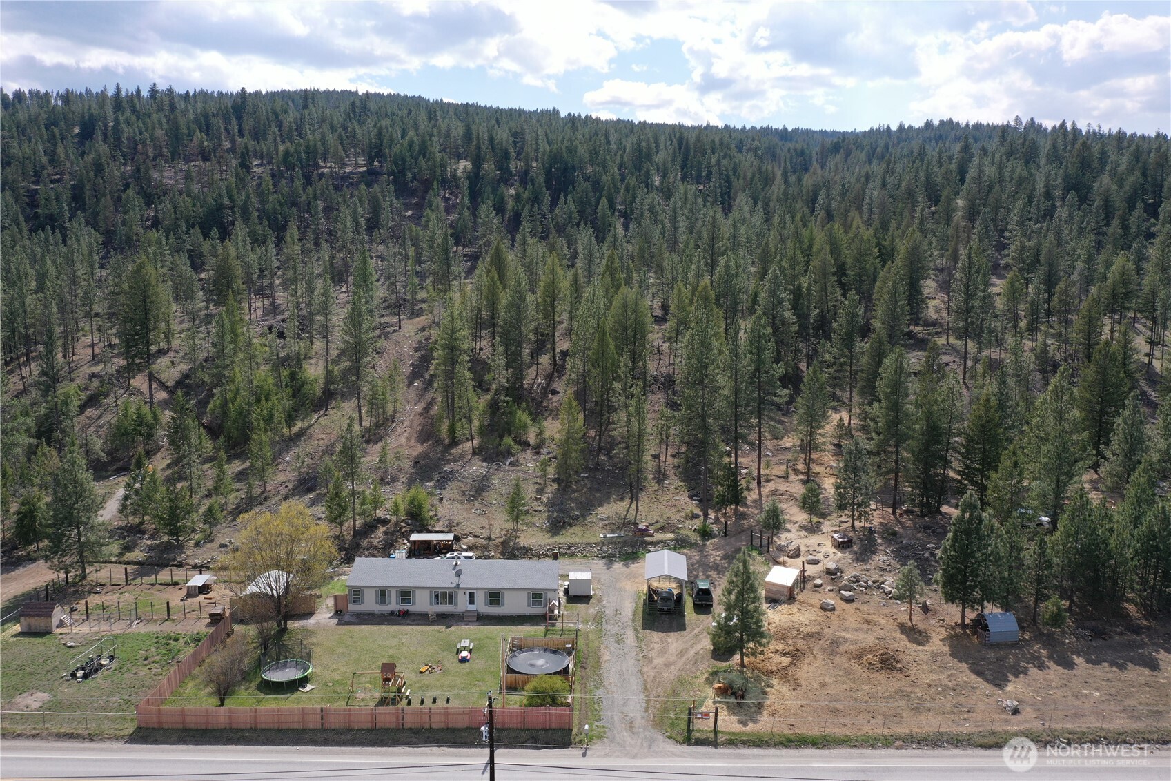 722 Aeneas Valley Road Property Photo 3