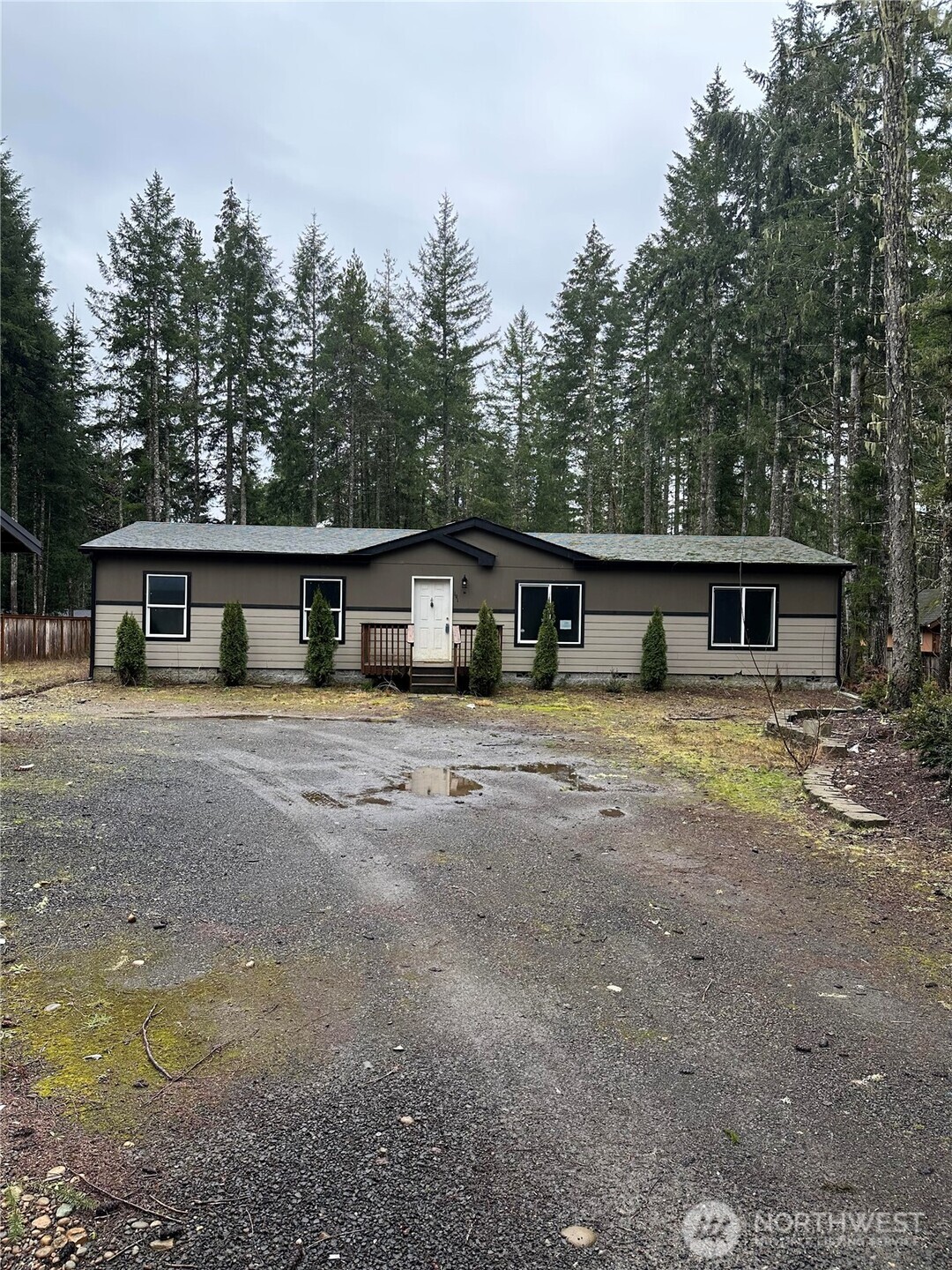 191 Ne Hilltop Place Property Photo