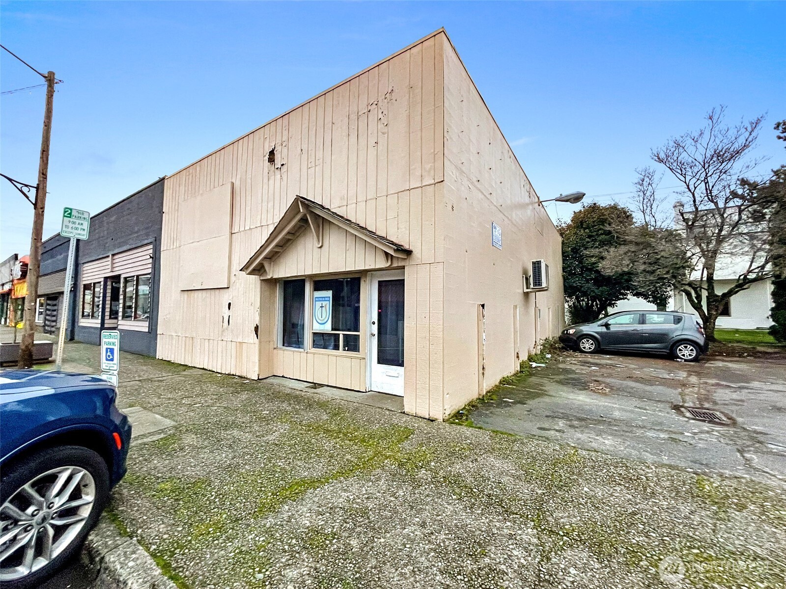 112 W Cota Street Property Photo 1