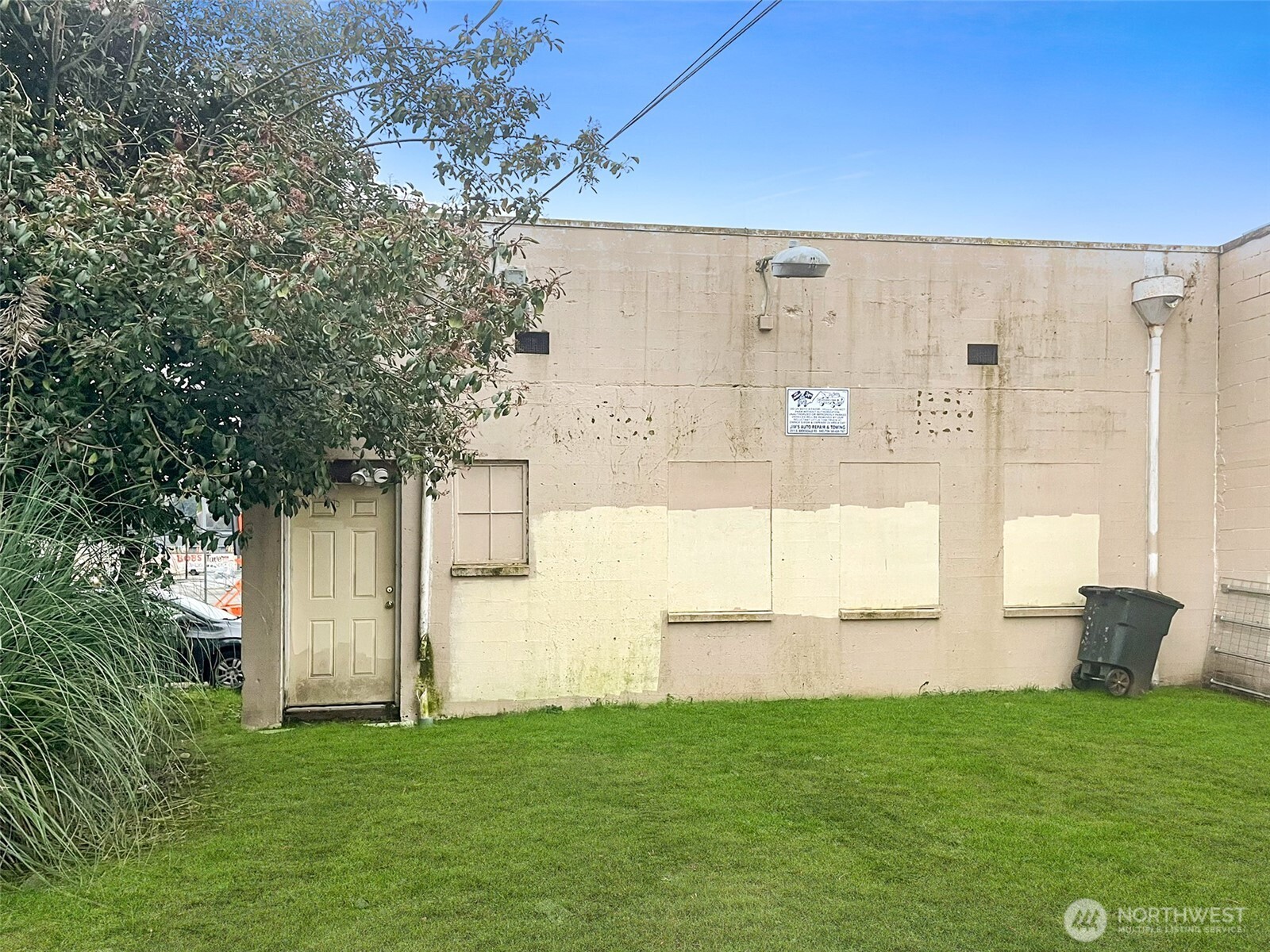 112 W Cota Street Property Photo 2