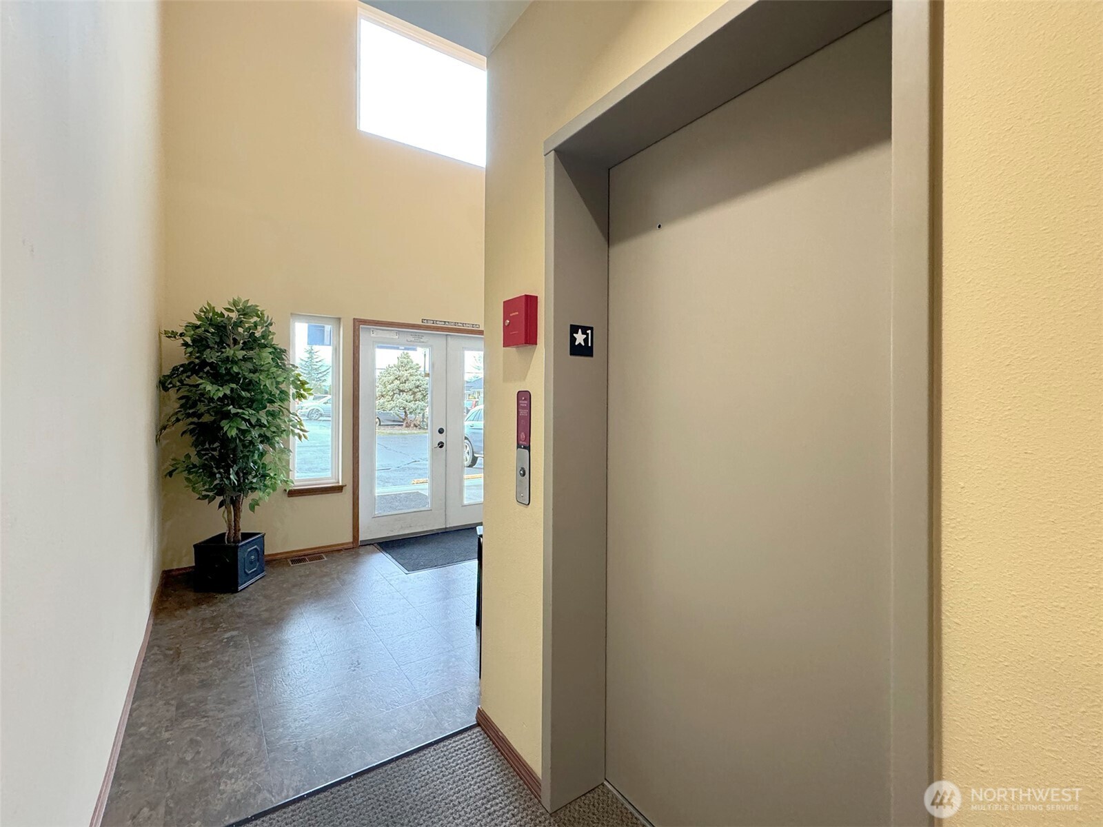 534 N Fifth Avenue 7 Property Photo 3