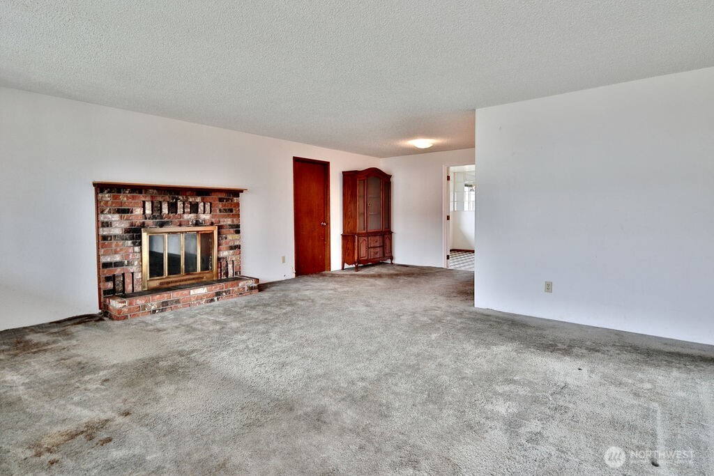 732 E Cedar Street Property Photo 6