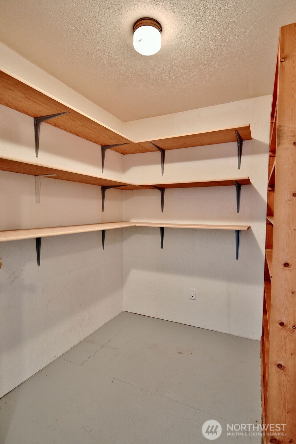 732 E Cedar Street Property Photo 17