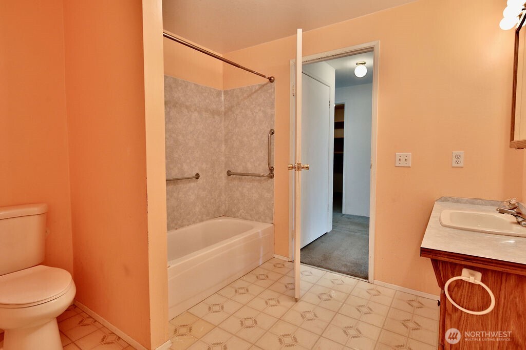 732 E Cedar Street Property Photo 23