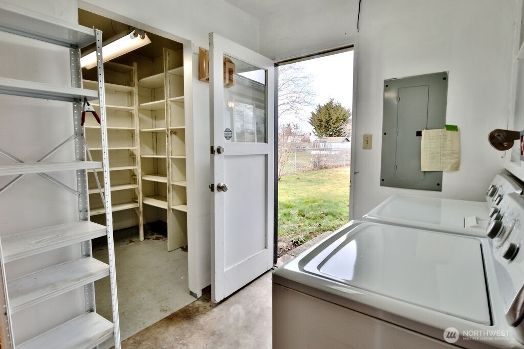 732 E Cedar Street Property Photo 36