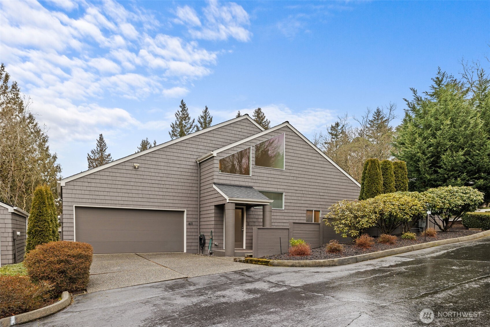 611 Bellevue Way Property Photo