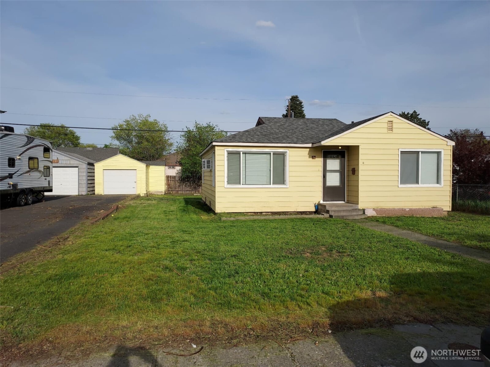 48 Ne F Street Property Photo