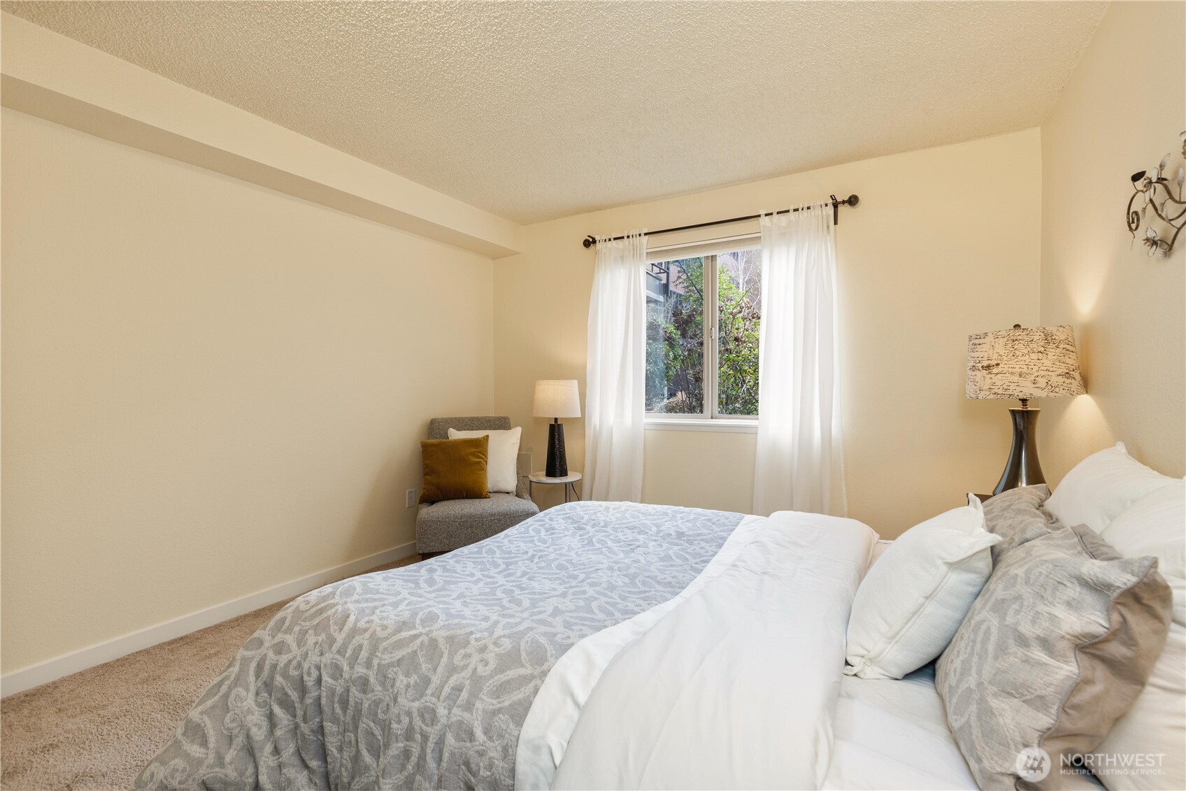 275 W Roy Street 109 Property Photo 10