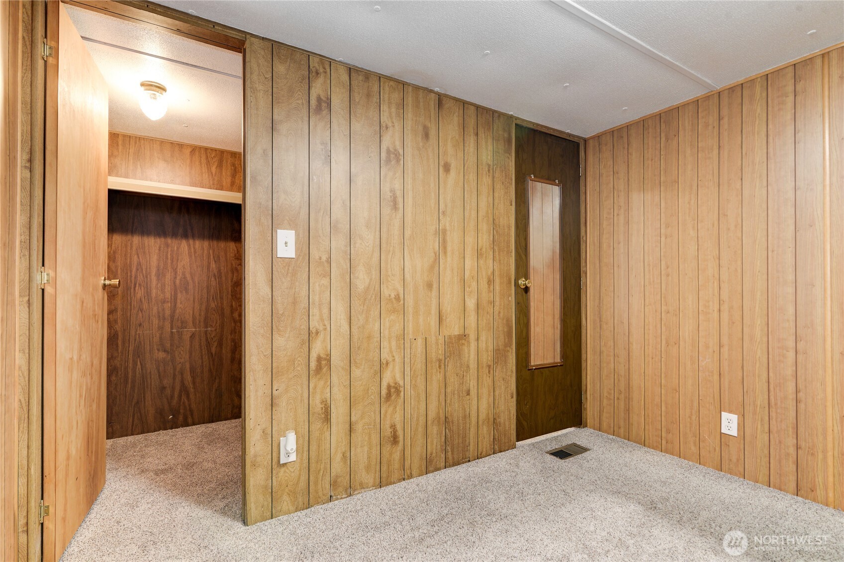 987 Tipsoo Loop Property Photo 5